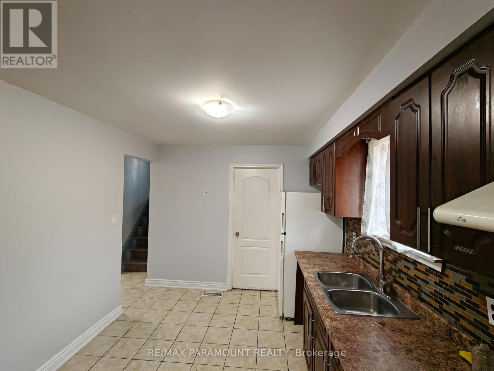 3447 Monica Drive, Mississauga, Ontario  L4T 3E6 - Photo 13 - W12580266