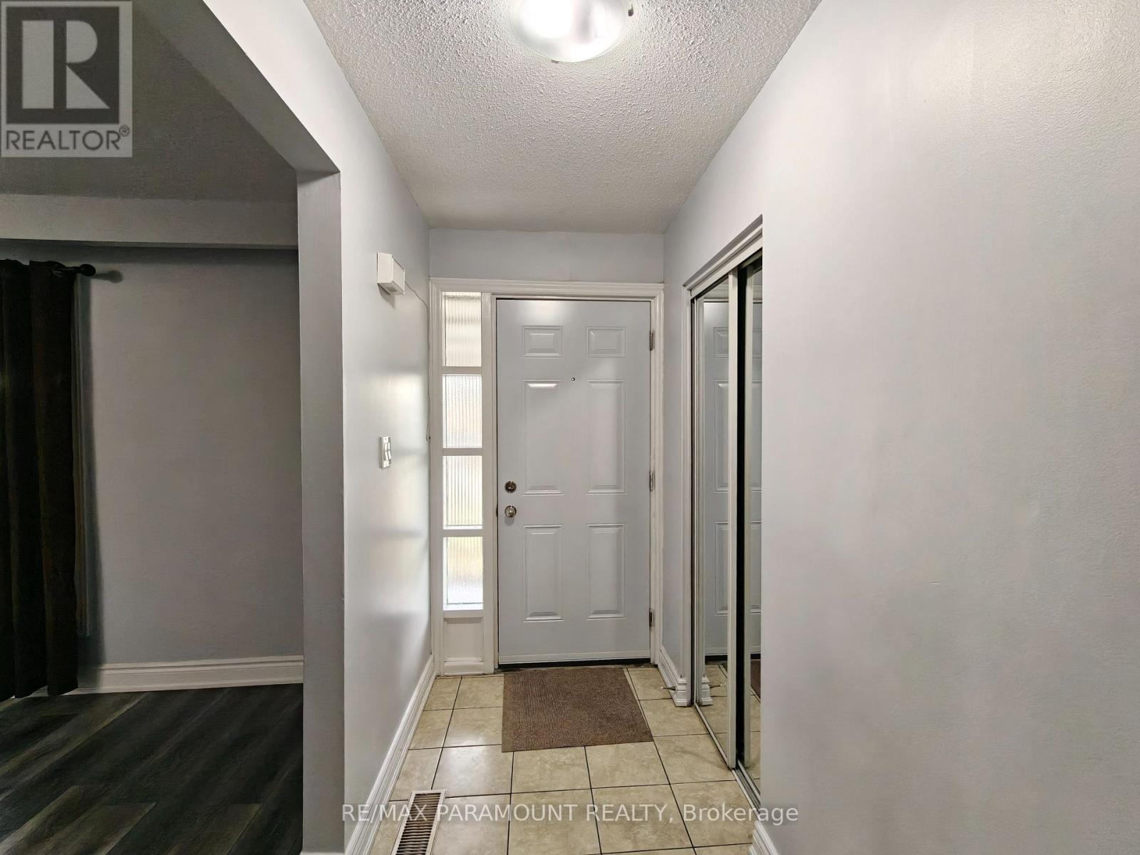 3447 Monica Drive, Mississauga, Ontario  L4T 3E6 - Photo 8 - W12580266