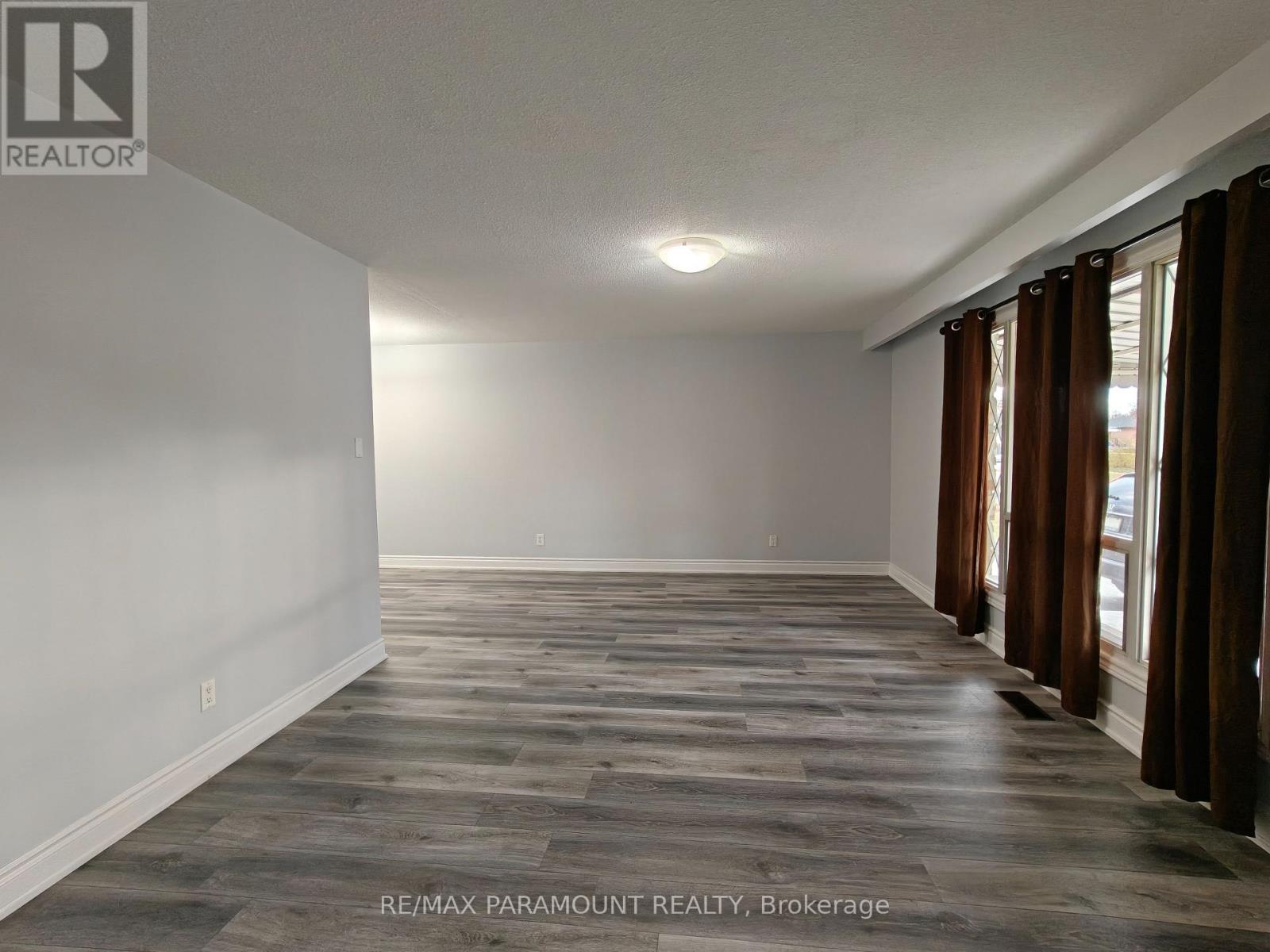 3447 Monica Drive, Mississauga, Ontario  L4T 3E6 - Photo 9 - W12580266