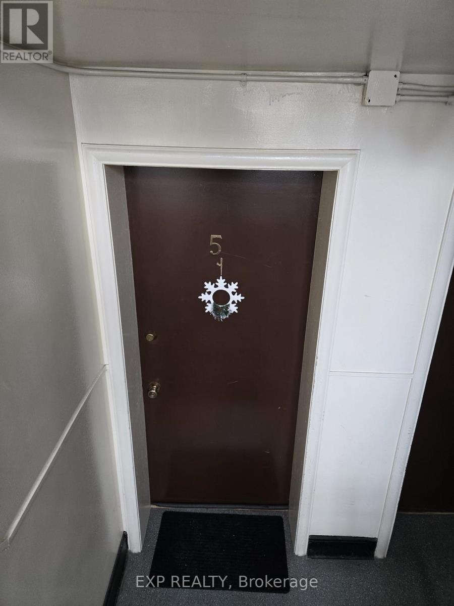 5 - 16 Bullman Street, Ottawa, Ontario  K1Y 2S3 - Photo 2 - X12580304