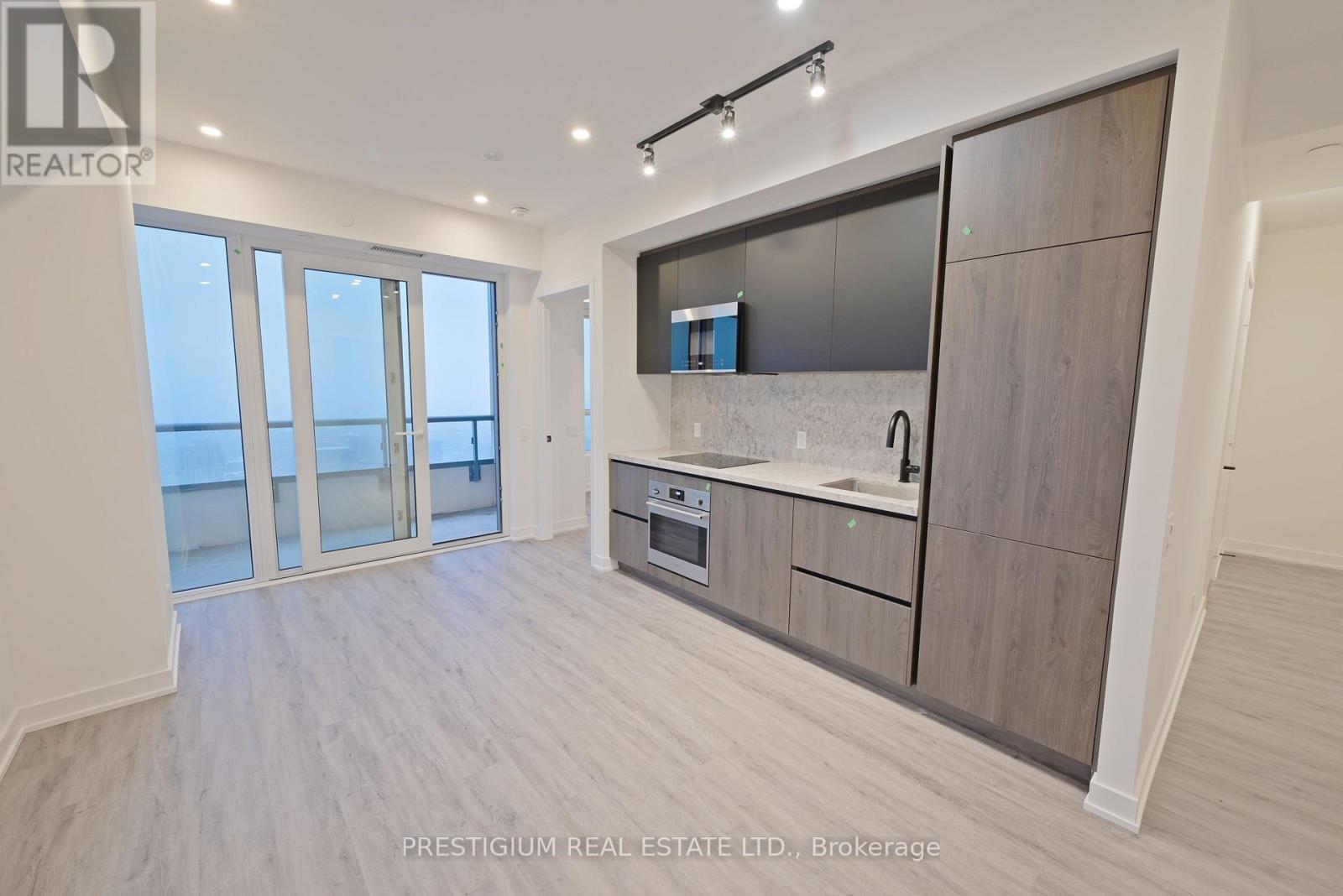 3510 - 108 Peter Street, Toronto, Ontario  M5V 0W2 - Photo 2 - C12463252