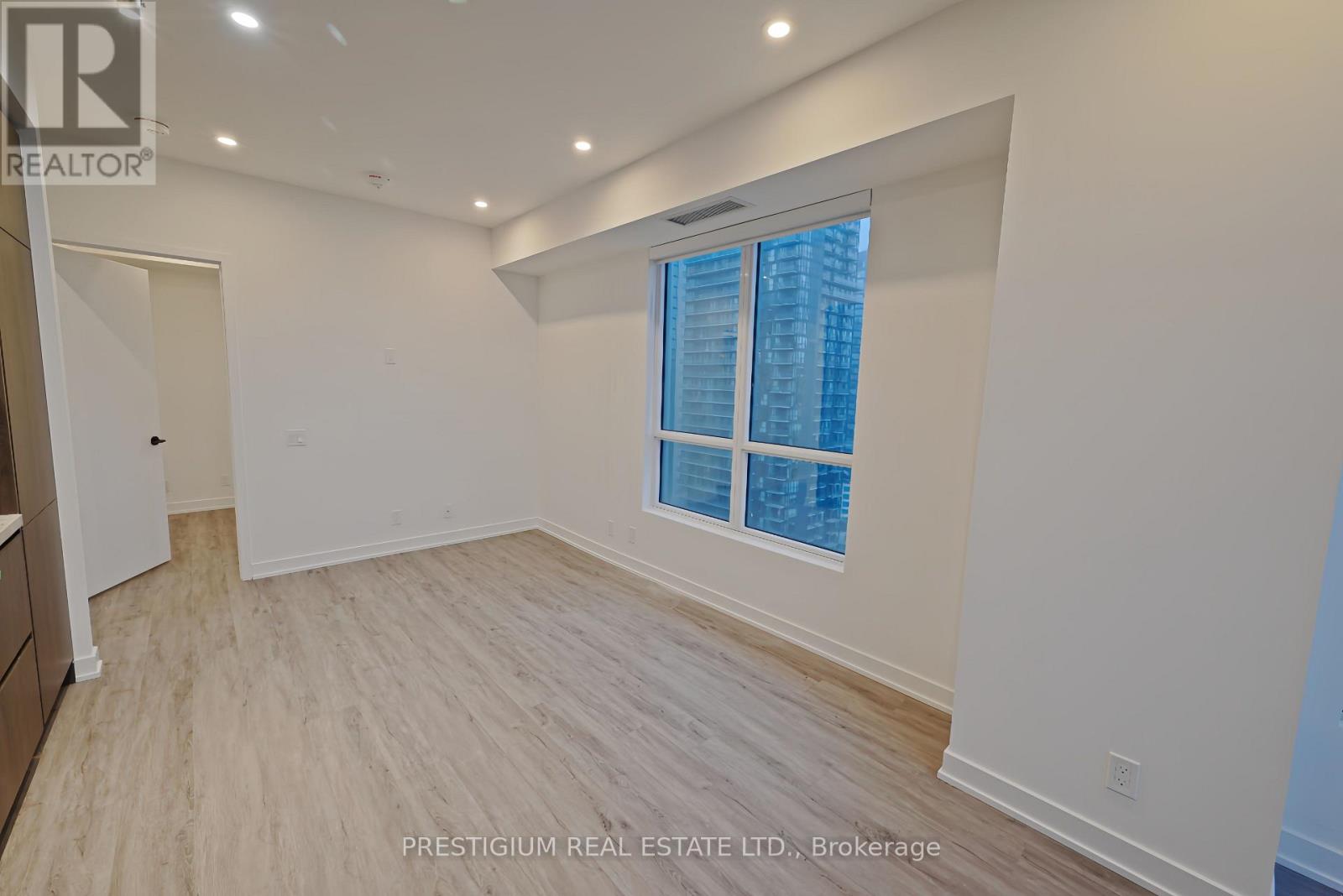 3510 - 108 Peter Street, Toronto, Ontario  M5V 0W2 - Photo 4 - C12463252