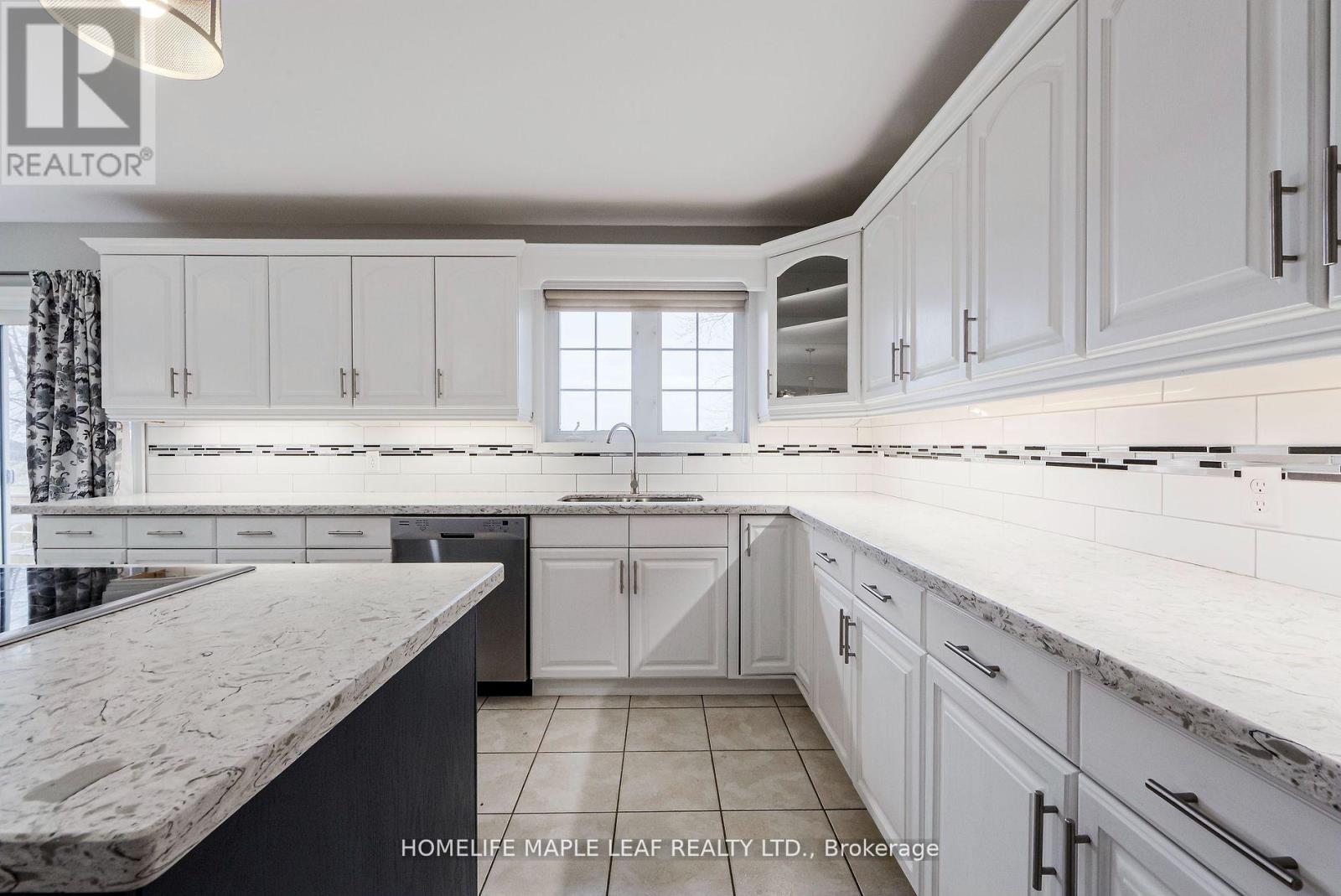 3501 Mccarthy Drive, Clearview, Ontario  L0M 1N0 - Photo 11 - S12533920