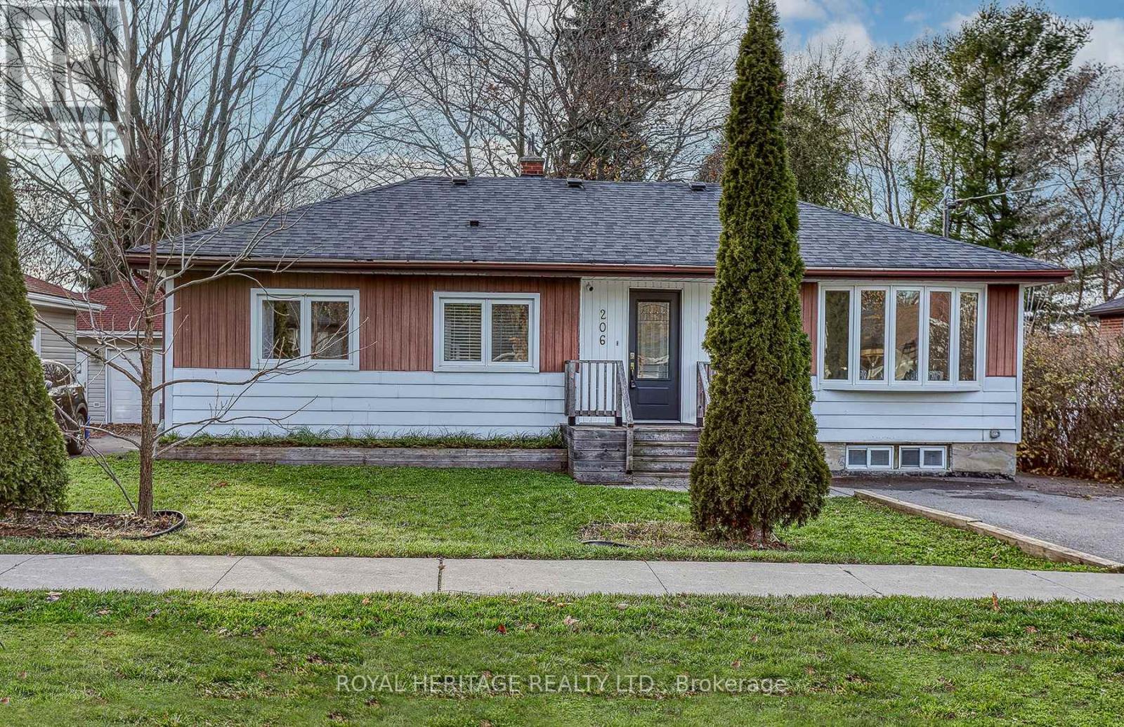 206 CRAYDON ROAD, Whitby, Ontario