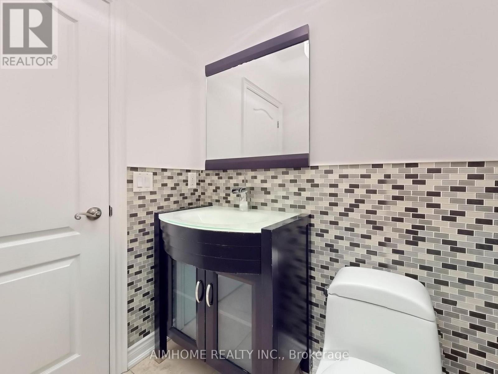 12 Sweet Valerie Court, Vaughan, Ontario  L6A 0C6 - Photo 18 - N12577102