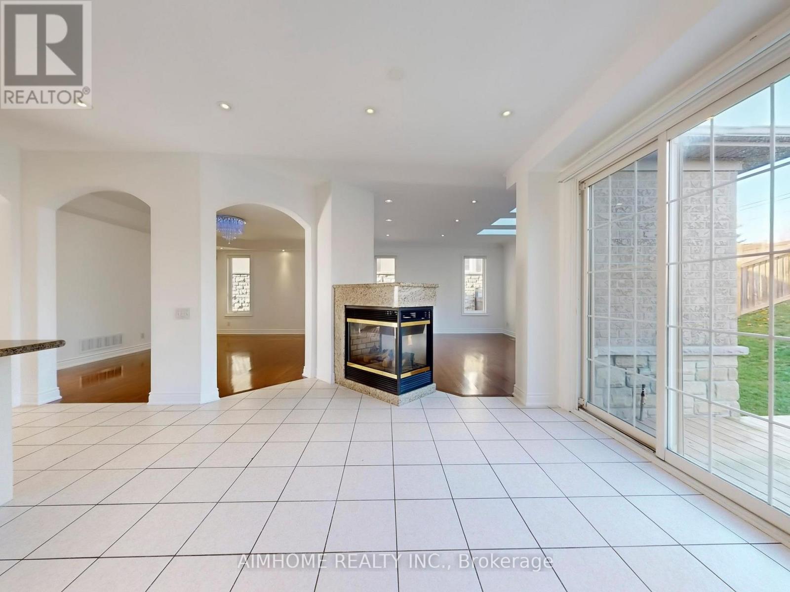 12 Sweet Valerie Court, Vaughan, Ontario  L6A 0C6 - Photo 16 - N12577102