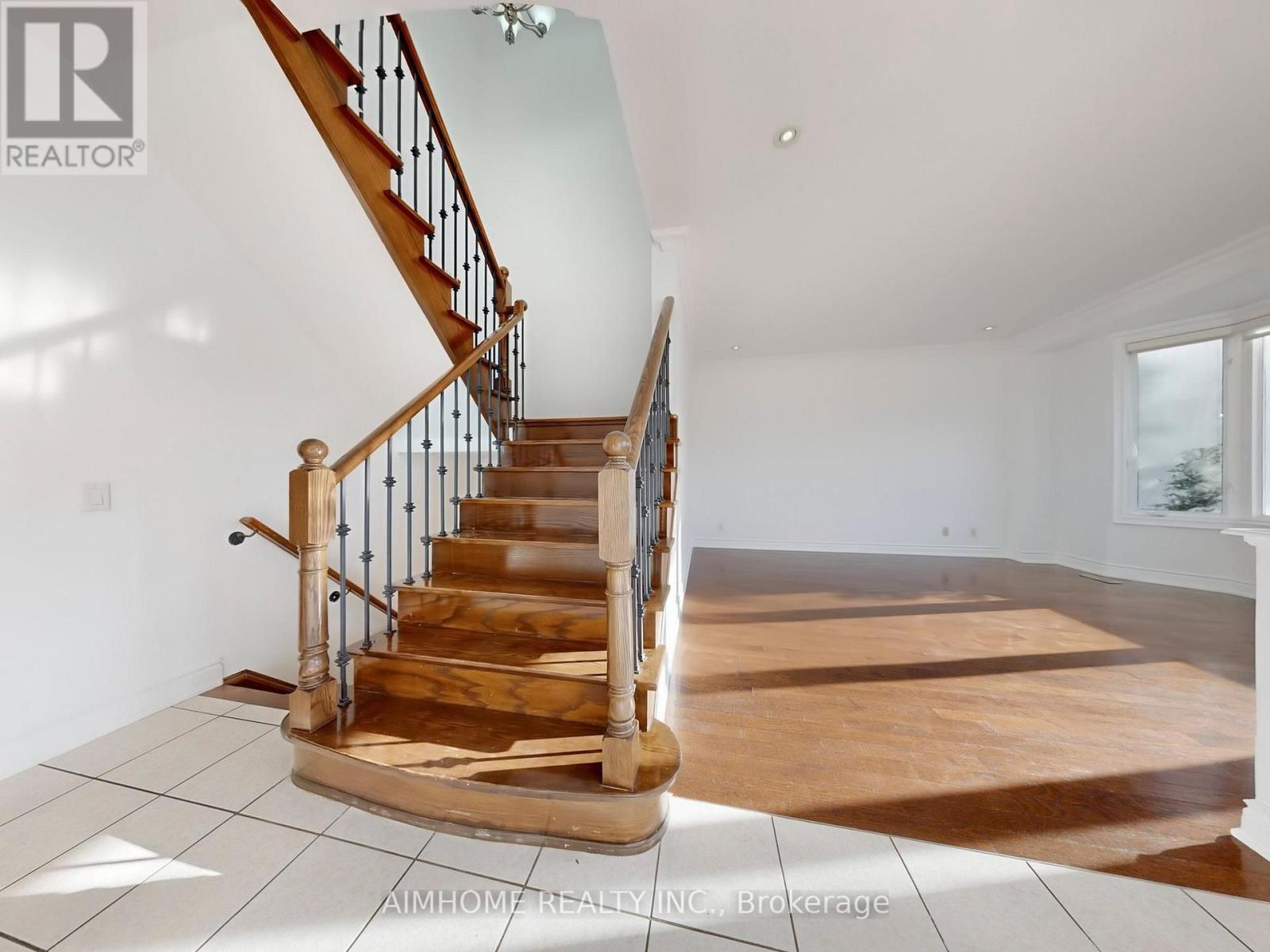 12 Sweet Valerie Court, Vaughan, Ontario  L6A 0C6 - Photo 19 - N12577102