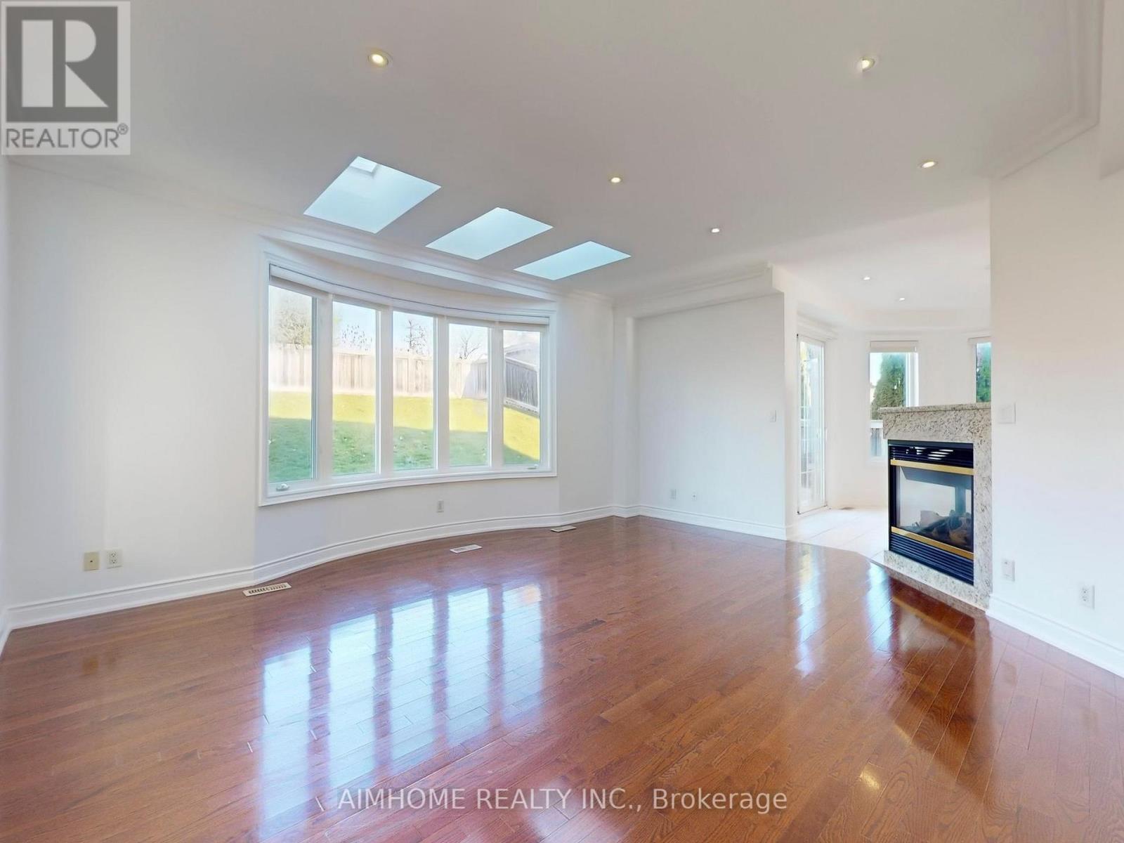 12 Sweet Valerie Court, Vaughan, Ontario  L6A 0C6 - Photo 11 - N12577102