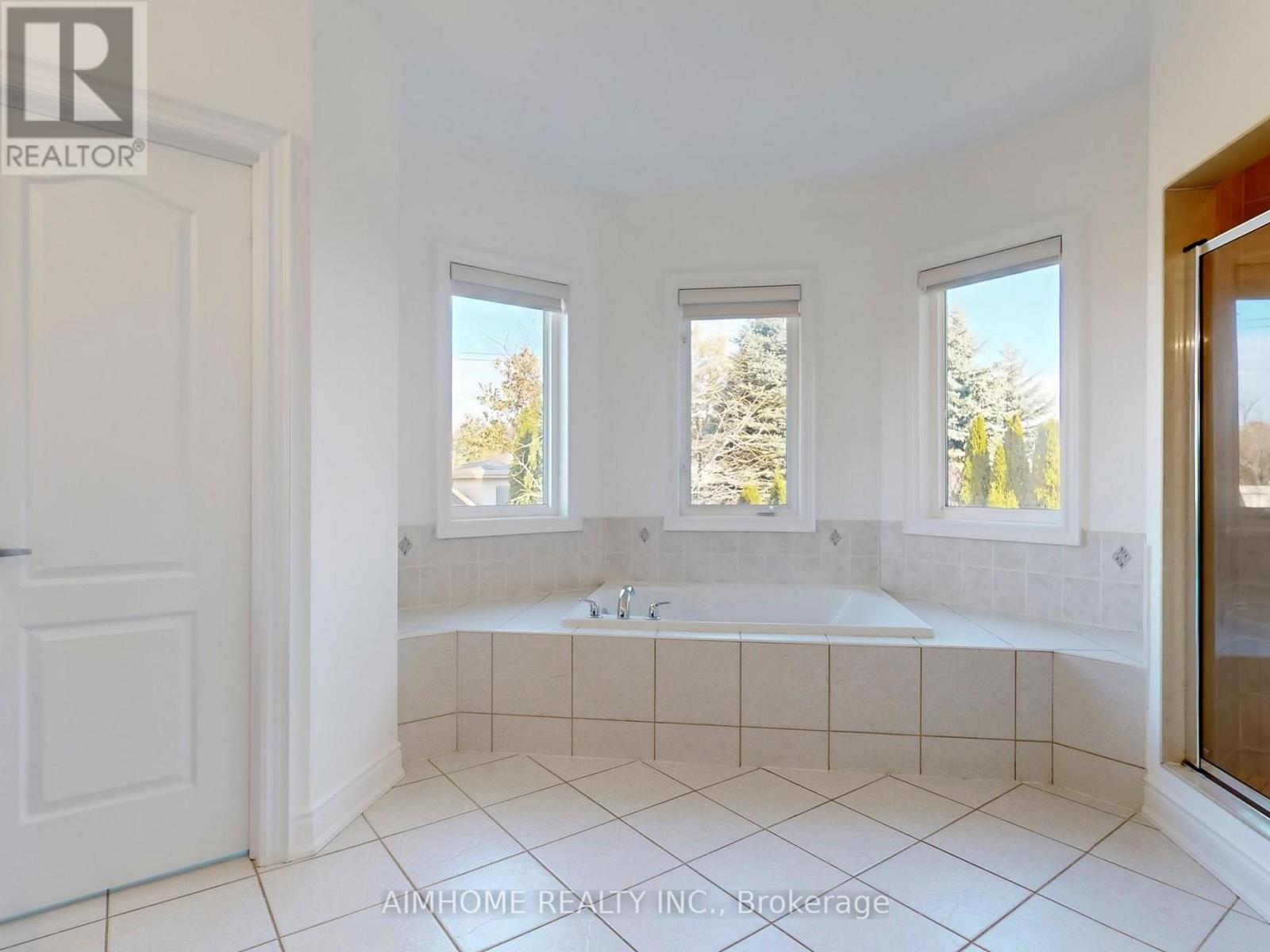 12 Sweet Valerie Court, Vaughan, Ontario  L6A 0C6 - Photo 26 - N12577102