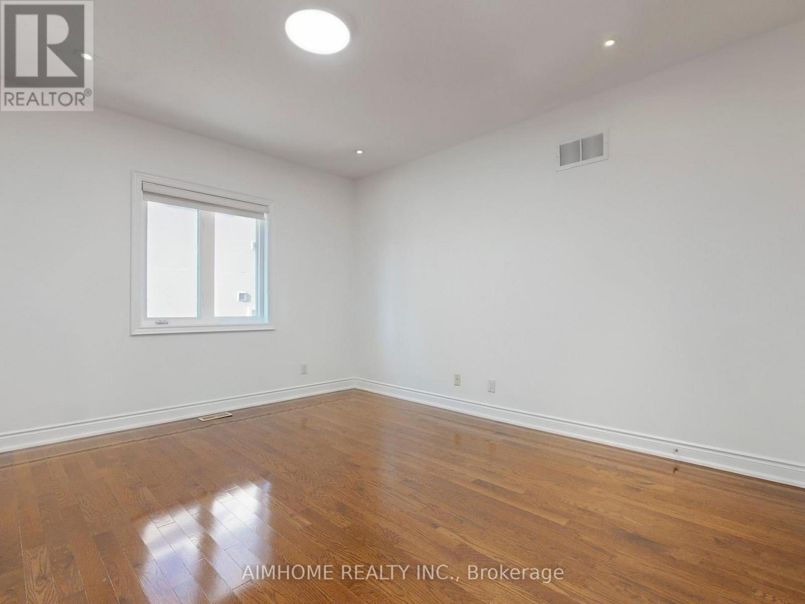 12 Sweet Valerie Court, Vaughan, Ontario  L6A 0C6 - Photo 38 - N12577102