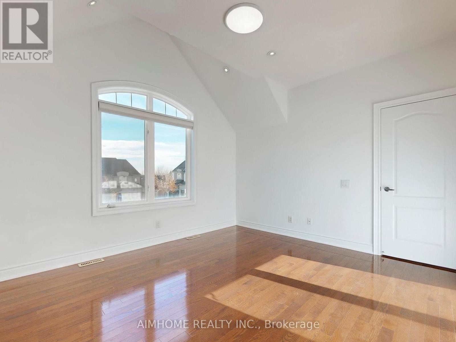 12 Sweet Valerie Court, Vaughan, Ontario  L6A 0C6 - Photo 31 - N12577102