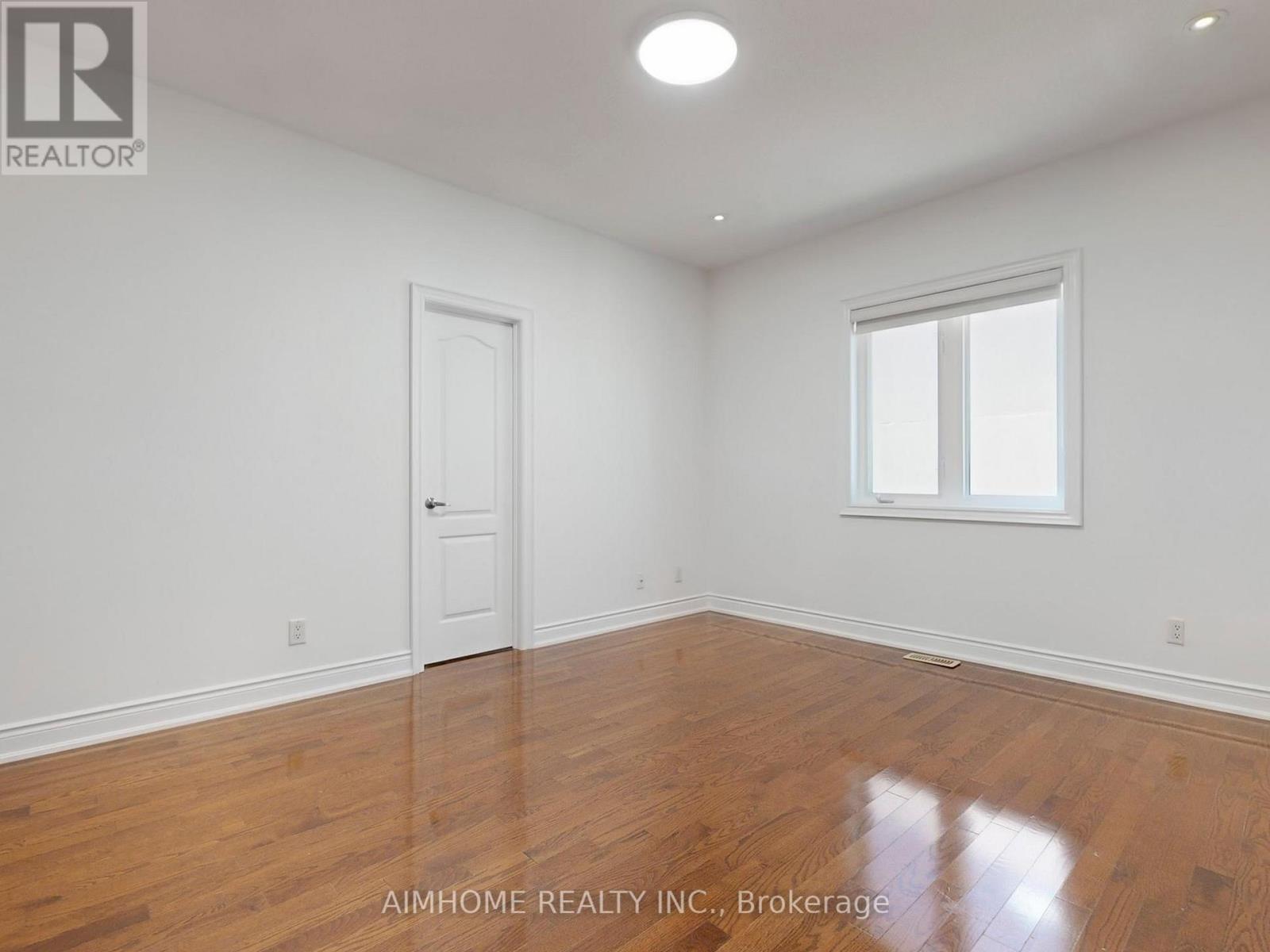 12 Sweet Valerie Court, Vaughan, Ontario  L6A 0C6 - Photo 37 - N12577102