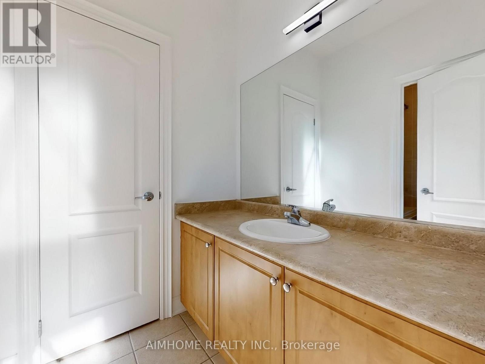 12 Sweet Valerie Court, Vaughan, Ontario  L6A 0C6 - Photo 35 - N12577102