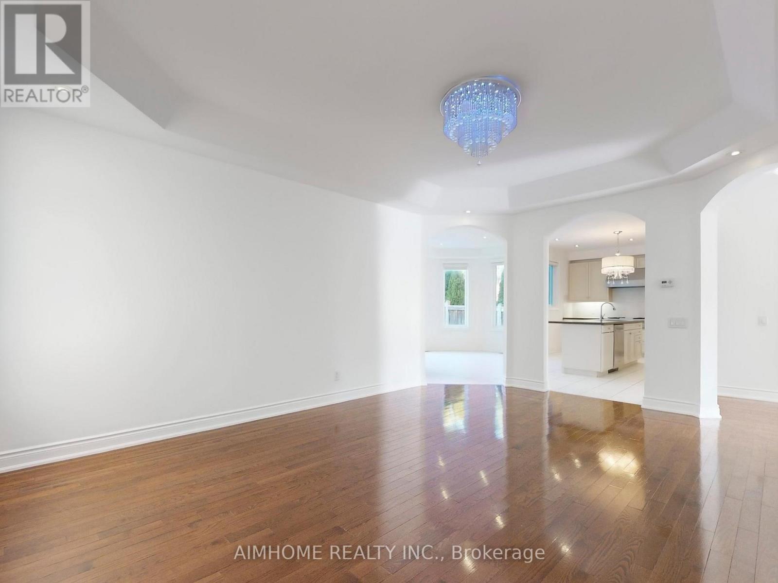 12 Sweet Valerie Court, Vaughan, Ontario  L6A 0C6 - Photo 9 - N12577102