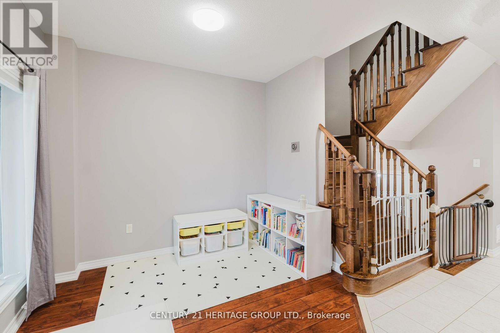 32 Grey Wing Avenue, Georgina, Ontario  L4P 0B7 - Photo 10 - N12580338