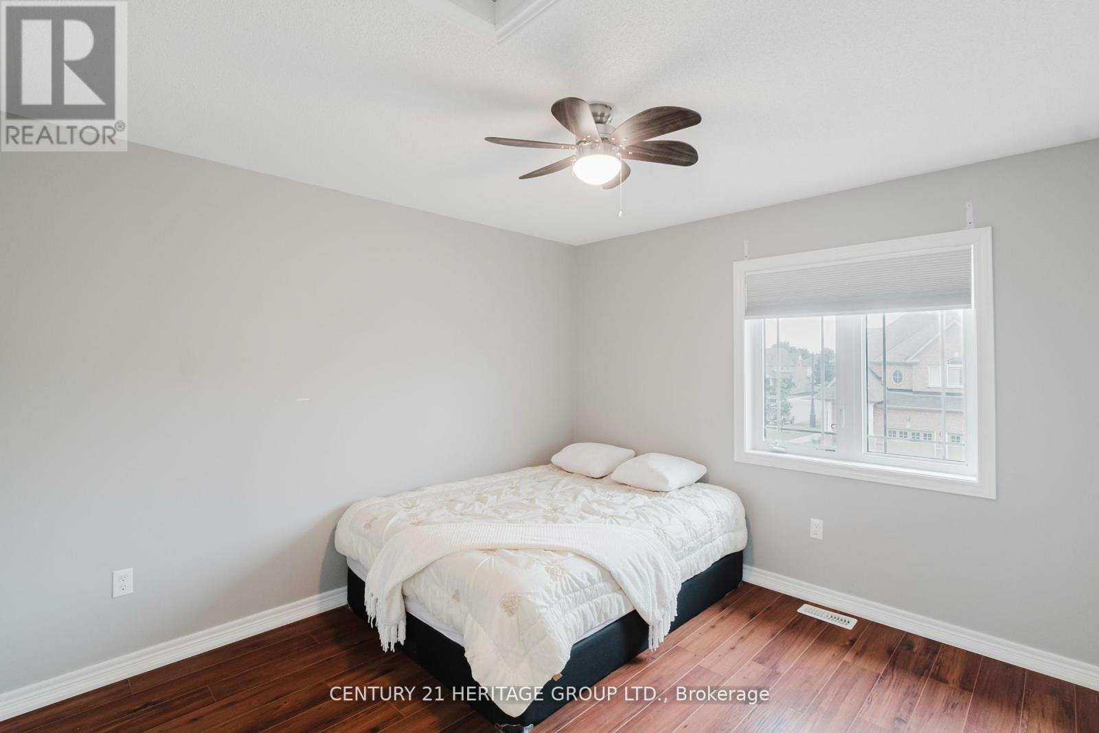 32 Grey Wing Avenue, Georgina, Ontario  L4P 0B7 - Photo 17 - N12580338