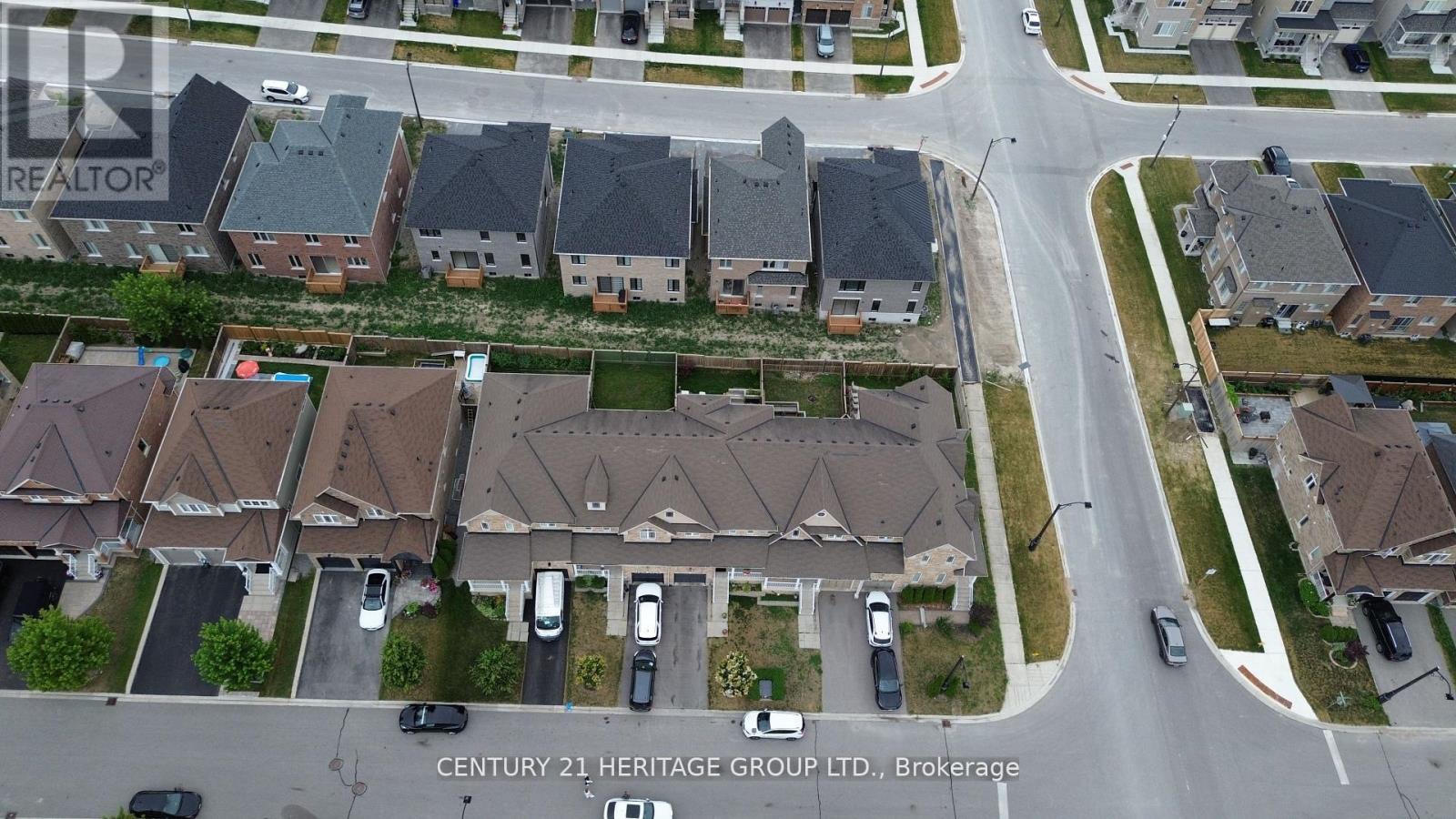 32 Grey Wing Avenue, Georgina, Ontario  L4P 0B7 - Photo 4 - N12580338