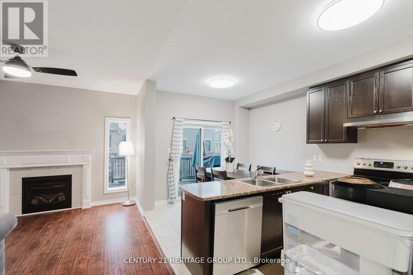 32 Grey Wing Avenue, Georgina, Ontario  L4P 0B7 - Photo 8 - N12580338