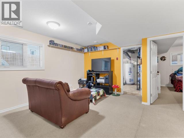 205a Azure Road, Whitehorse, Yukon Y1A 5G7 - Photo 16 - 16985