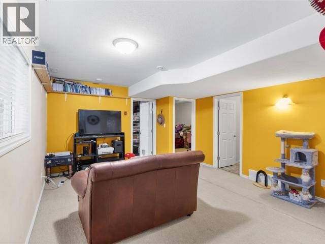 205a Azure Road, Whitehorse, Yukon Y1A 5G7 - Photo 14 - 16985