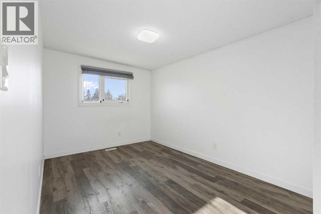 5414 Pensacola Crescent Se, Calgary, Alberta  T2A 2G6 - Photo 5 - A2266408