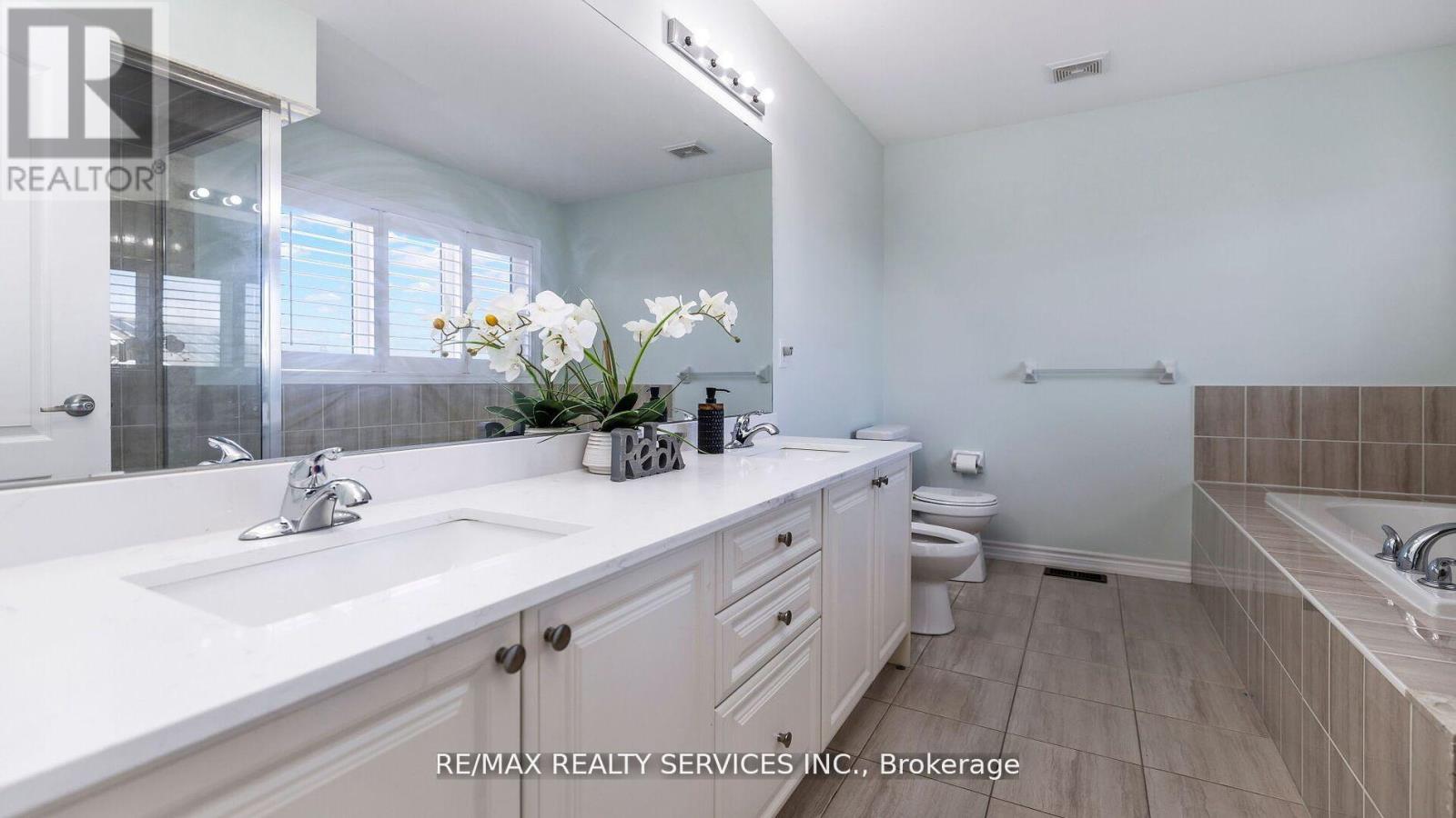 104 Roulette Crescent, Brampton, Ontario L7A 4R5 - Photo 28 - W12580284