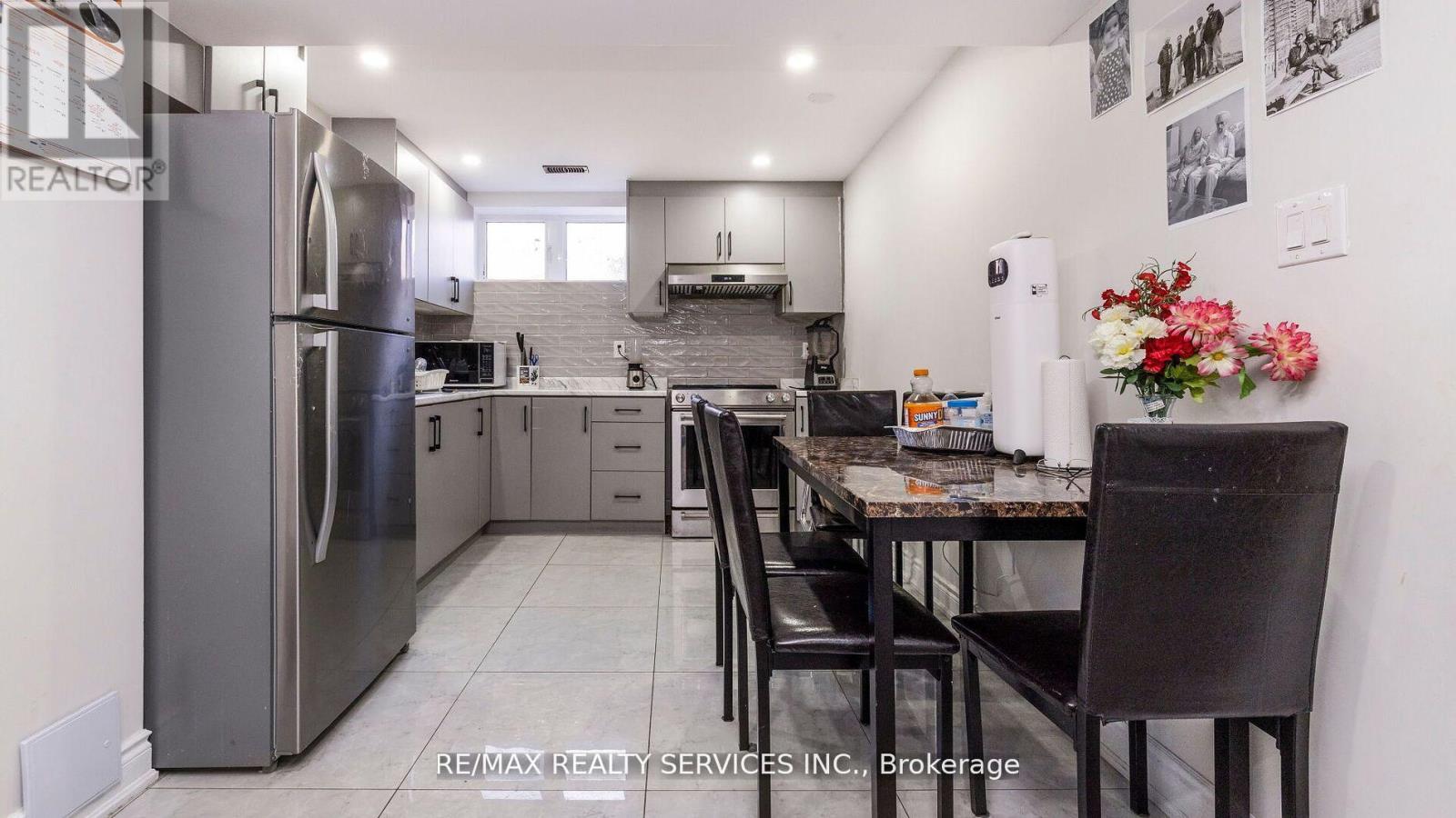 104 Roulette Crescent, Brampton, Ontario L7A 4R5 - Photo 33 - W12580284