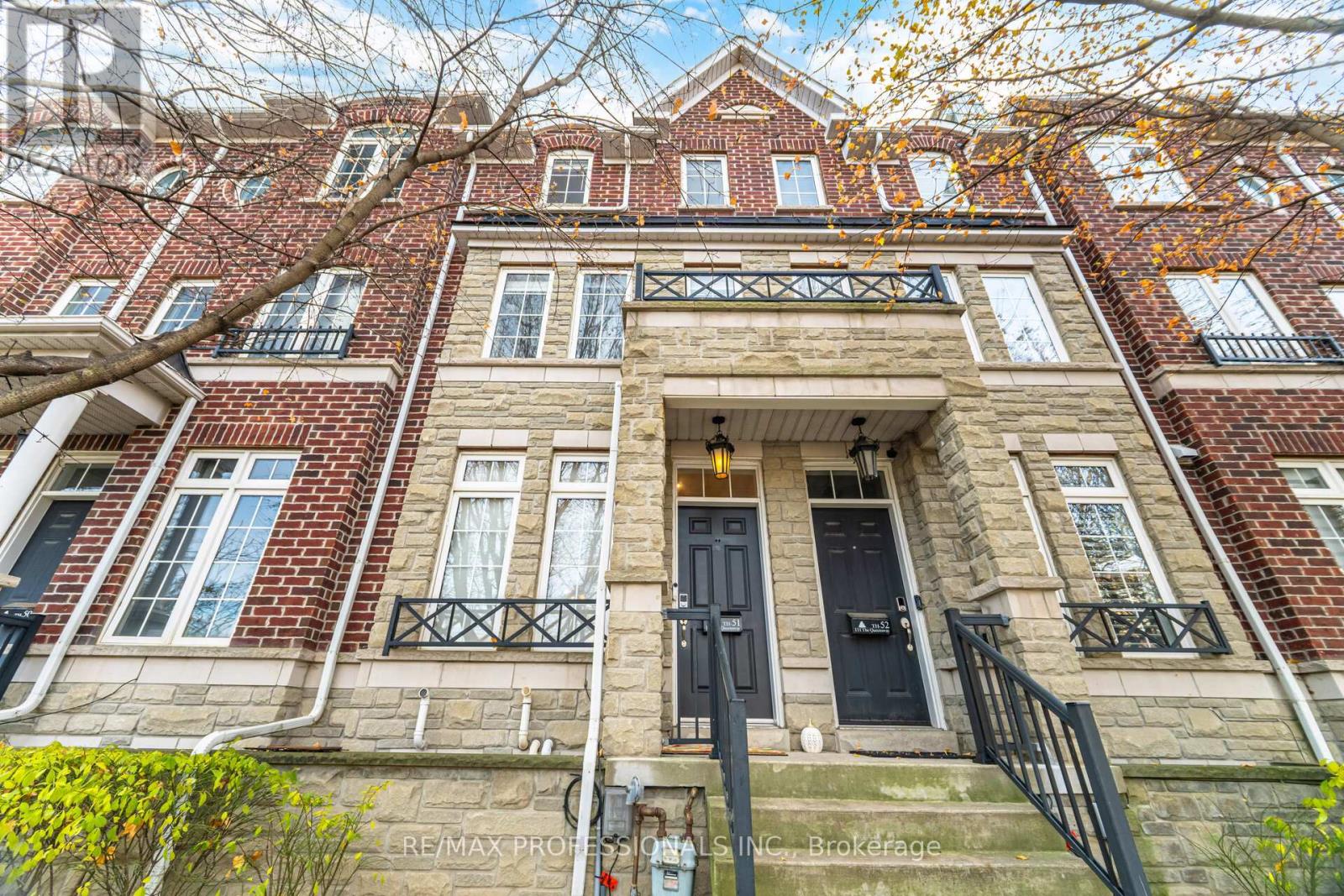 51 - 111 THE QUEENSWAY, Toronto, Ontario