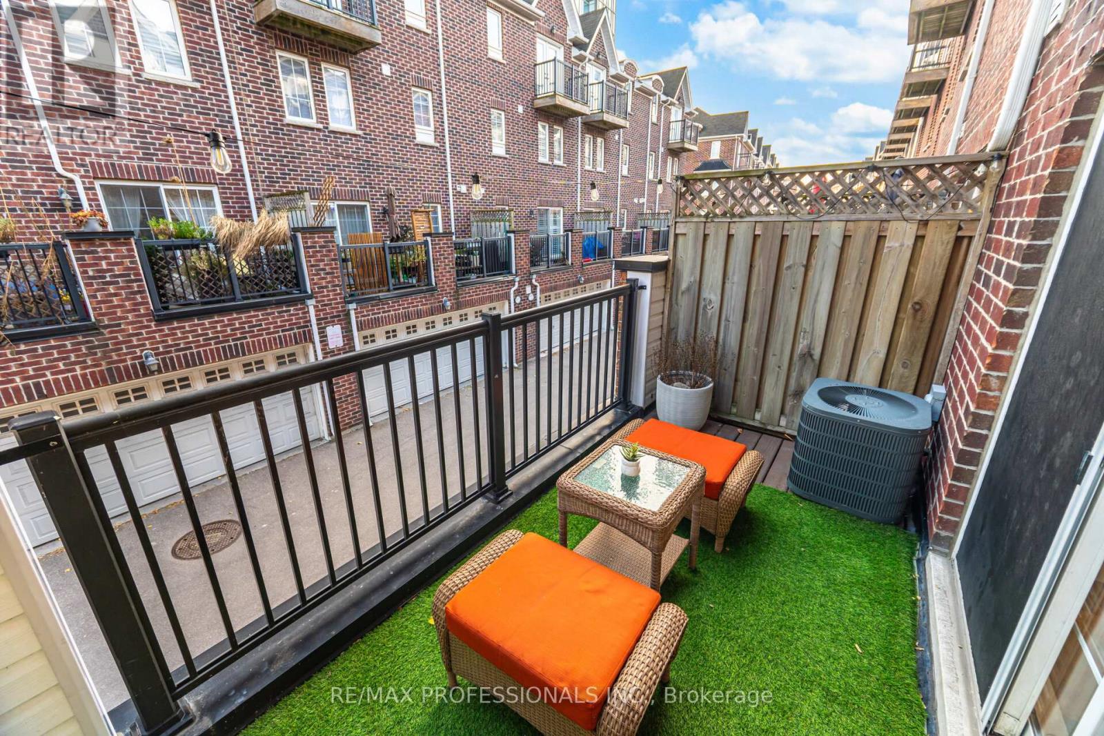 51 - 111 The Queensway, Toronto, Ontario  M6S 5B6 - Photo 14 - W12580302