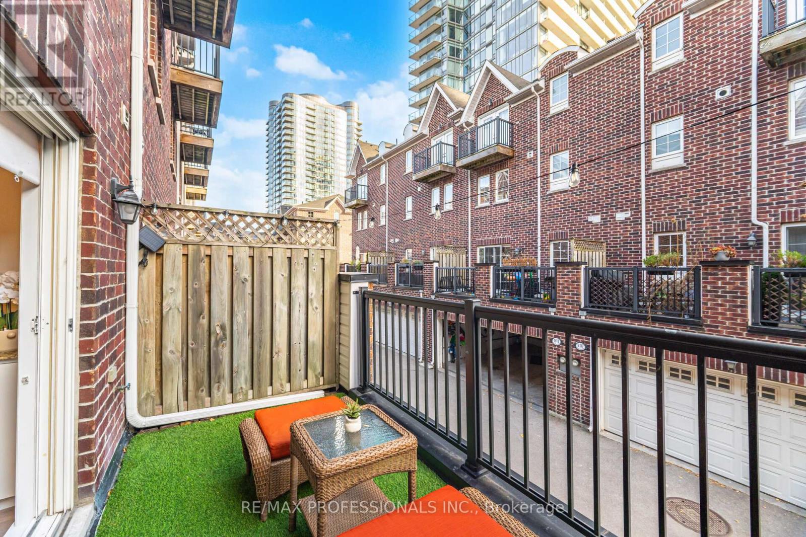 51 - 111 The Queensway, Toronto, Ontario  M6S 5B6 - Photo 15 - W12580302