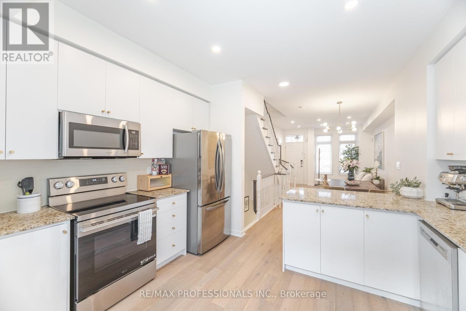 51 - 111 The Queensway, Toronto, Ontario  M6S 5B6 - Photo 16 - W12580302