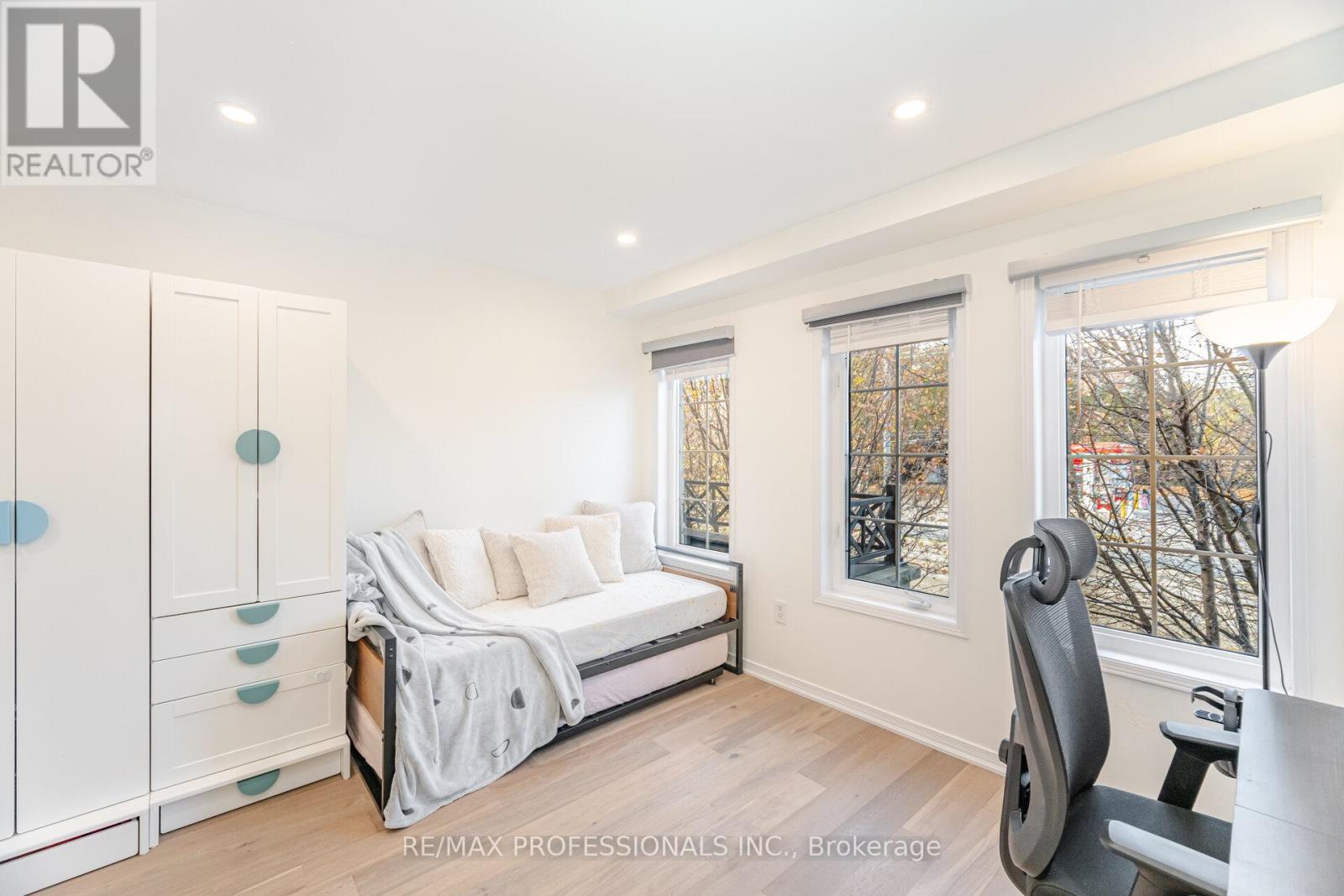 51 - 111 The Queensway, Toronto, Ontario  M6S 5B6 - Photo 20 - W12580302