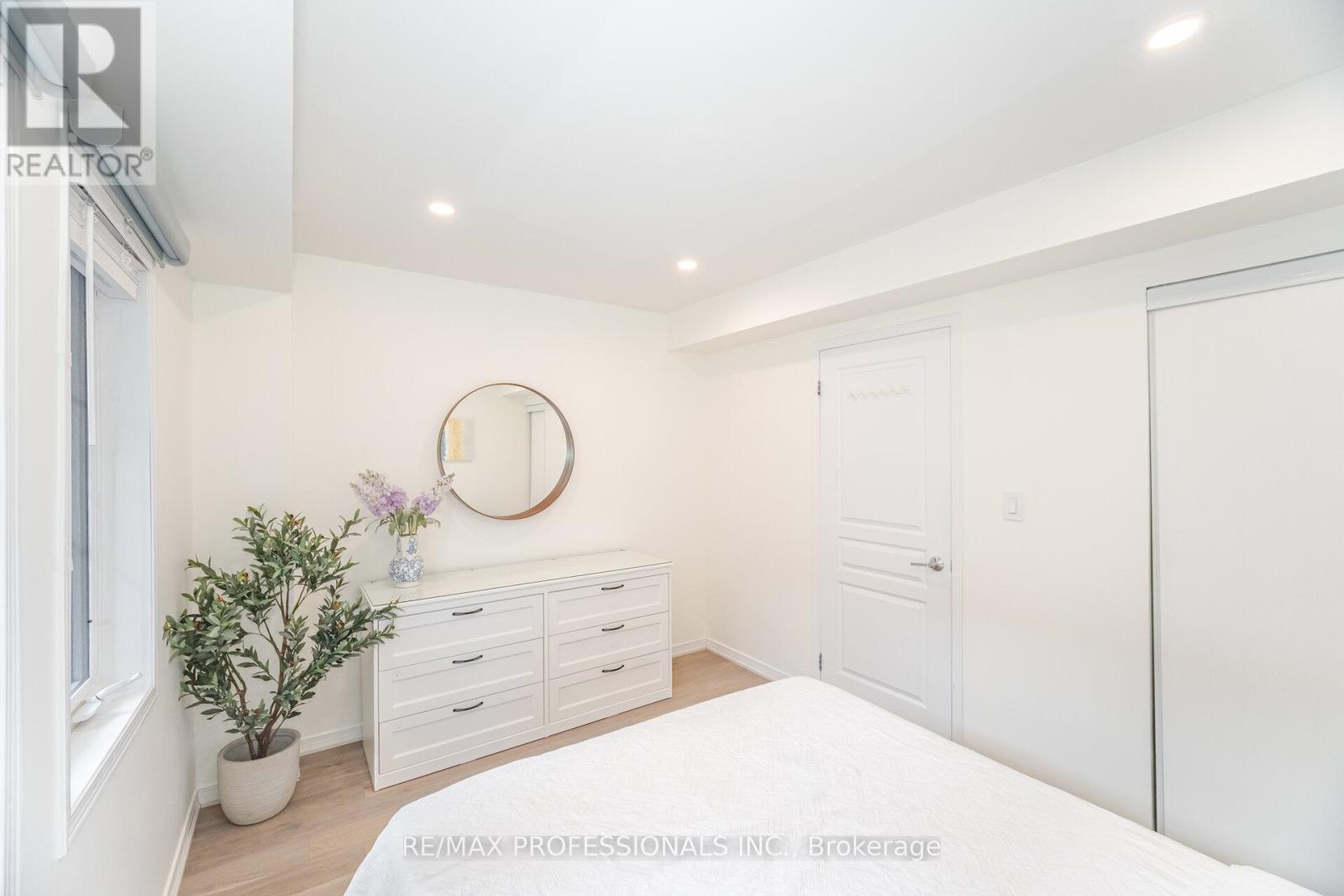 51 - 111 The Queensway, Toronto, Ontario  M6S 5B6 - Photo 23 - W12580302