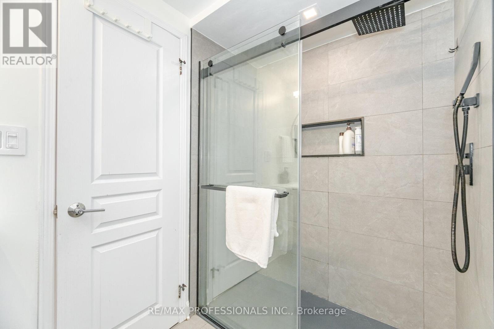 51 - 111 The Queensway, Toronto, Ontario  M6S 5B6 - Photo 25 - W12580302