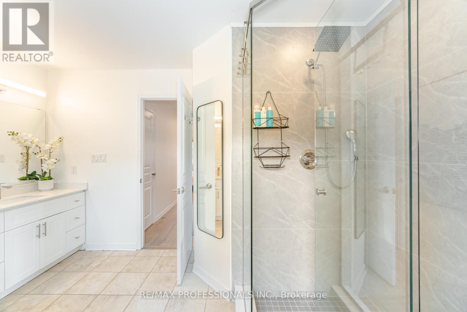 51 - 111 The Queensway, Toronto, Ontario  M6S 5B6 - Photo 33 - W12580302