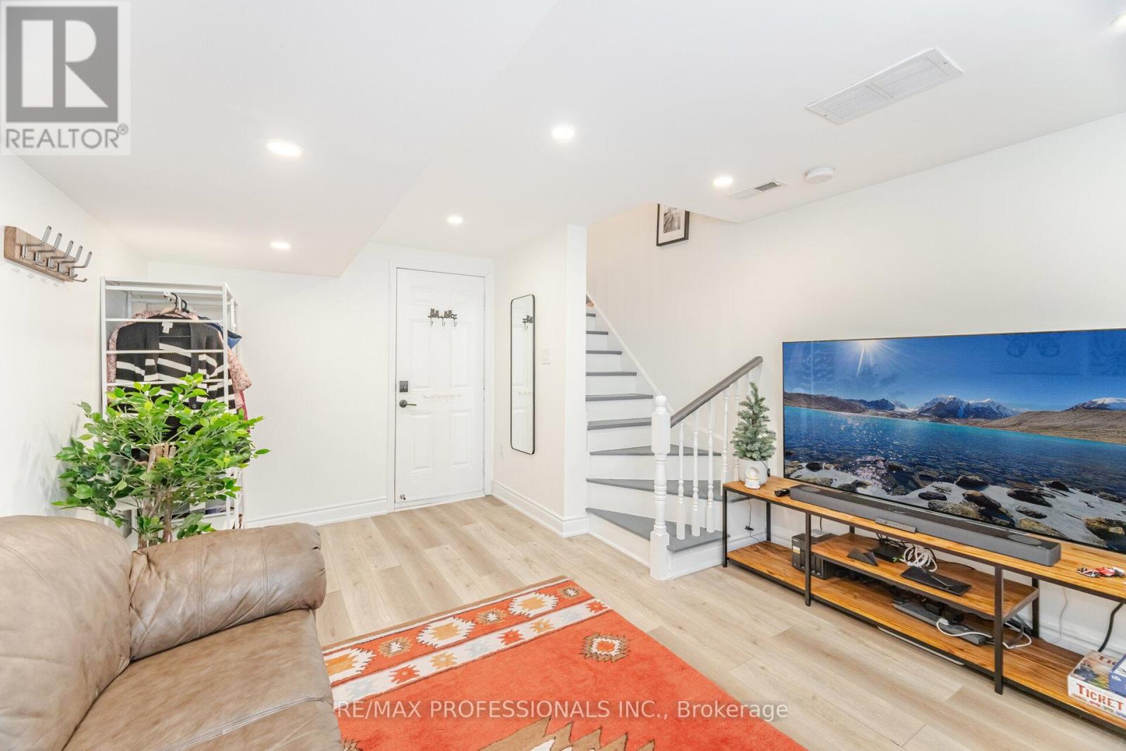 51 - 111 The Queensway, Toronto, Ontario  M6S 5B6 - Photo 38 - W12580302