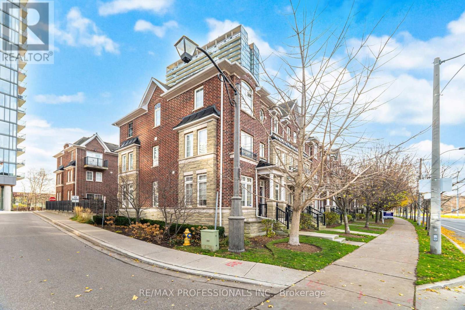 51 - 111 The Queensway, Toronto, Ontario  M6S 5B6 - Photo 41 - W12580302