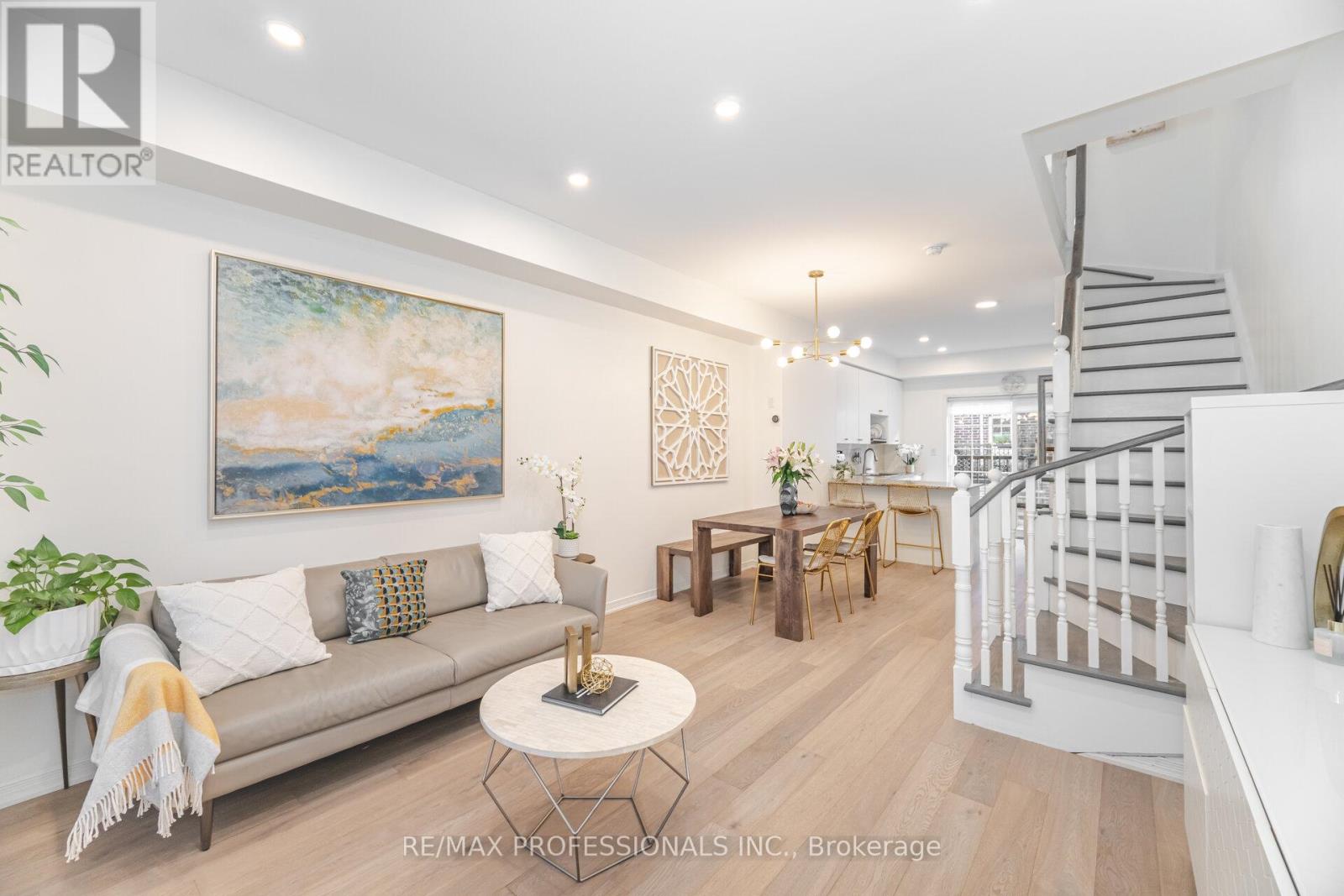 51 - 111 The Queensway, Toronto, Ontario  M6S 5B6 - Photo 6 - W12580302