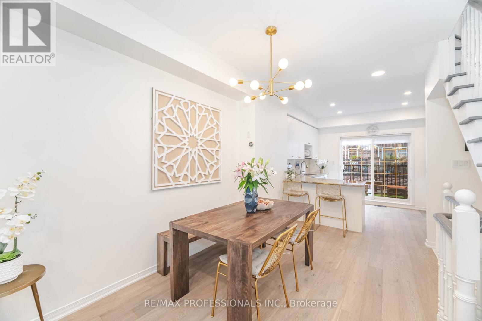 51 - 111 The Queensway, Toronto, Ontario  M6S 5B6 - Photo 9 - W12580302