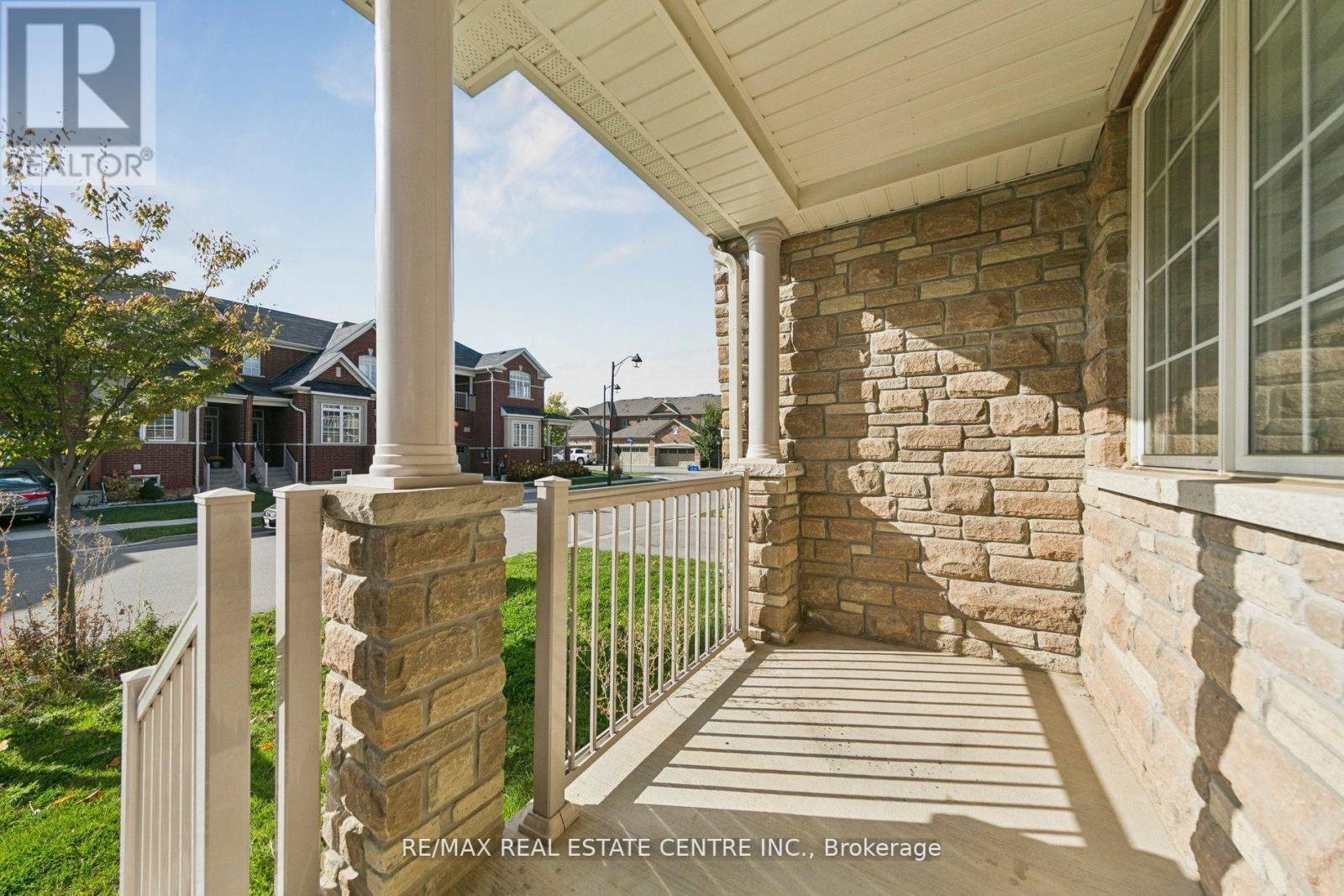 1525 Carr Landing, Milton, Ontario  L9E 1H2 - Photo 3 - W12580314