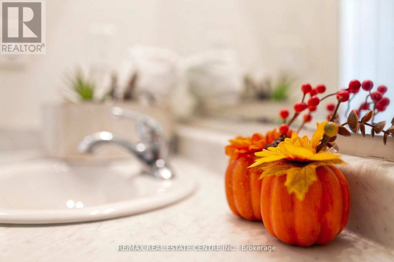 1525 Carr Landing, Milton, Ontario  L9E 1H2 - Photo 42 - W12580314