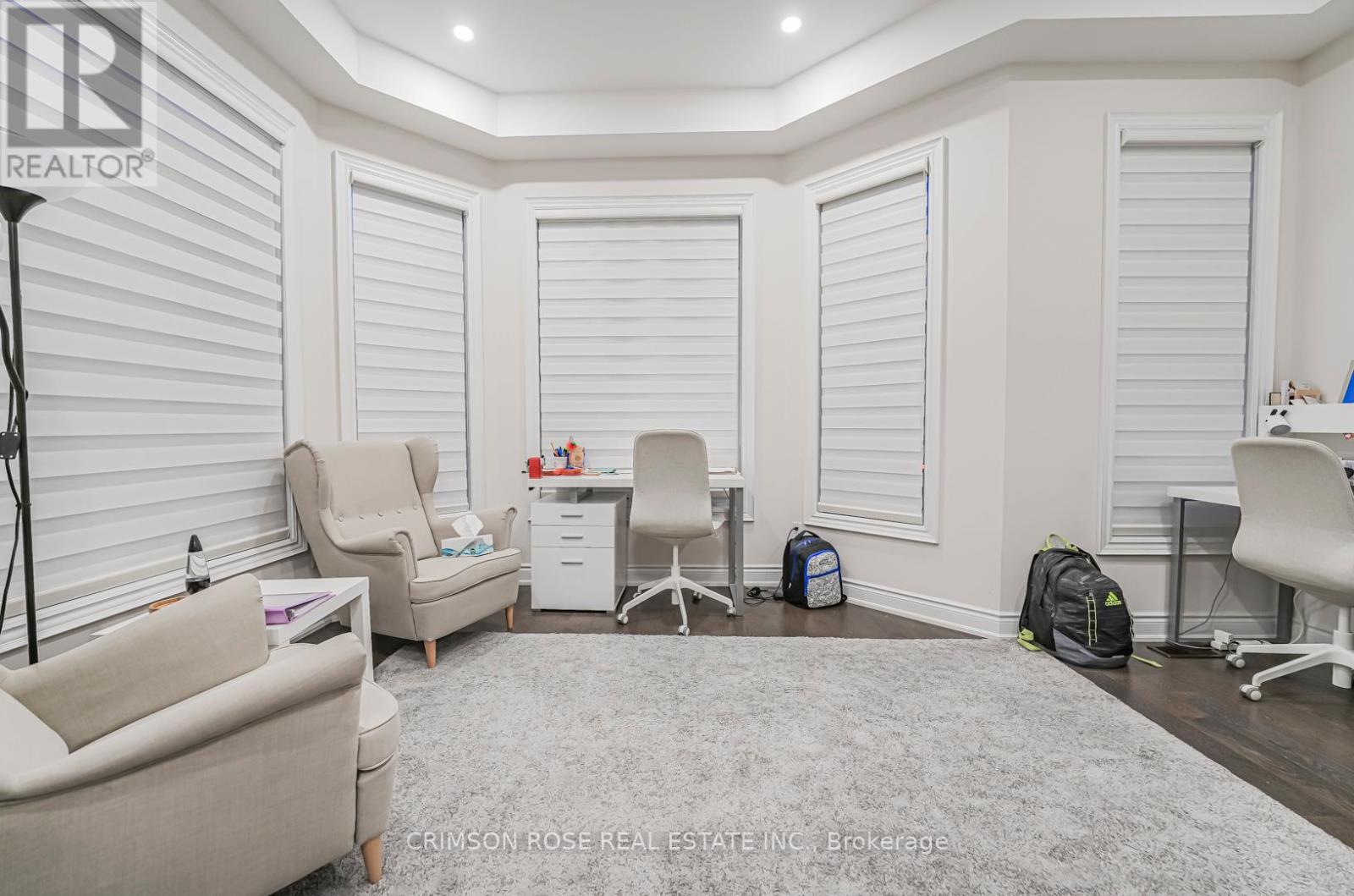 3207 Millicent Avenue, Oakville, Ontario  L6H 7C5 - Photo 3 - W12580334