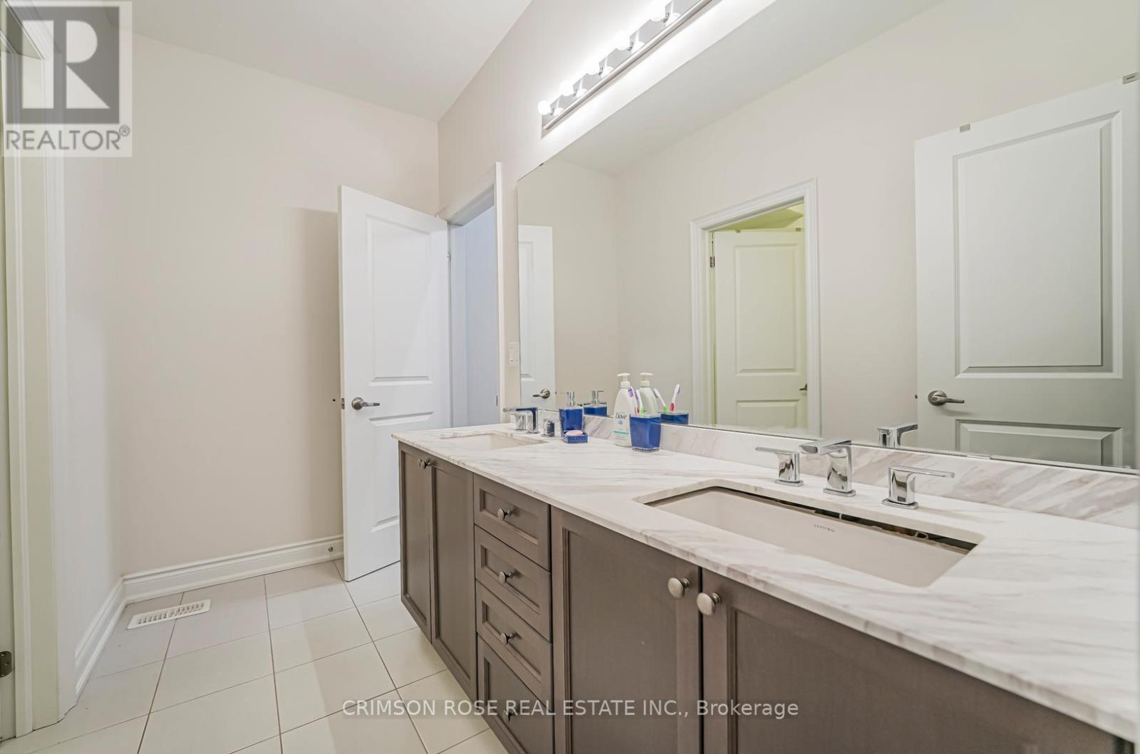 3207 Millicent Avenue, Oakville, Ontario  L6H 7C5 - Photo 36 - W12580334