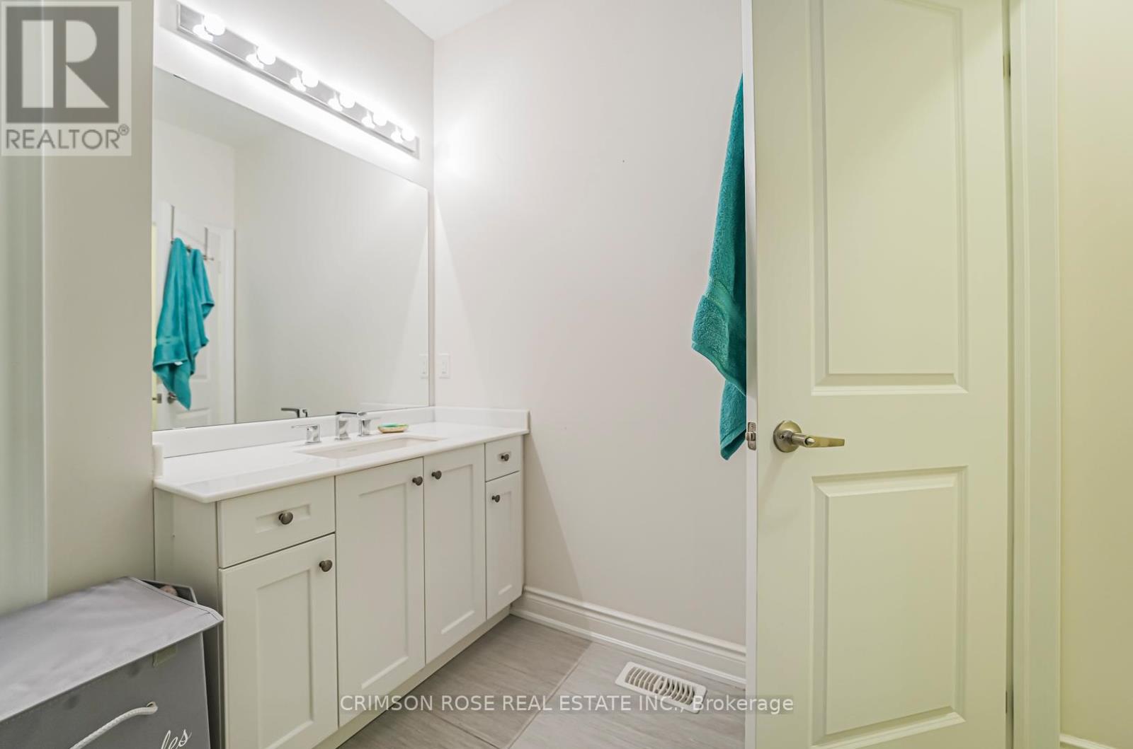 3207 Millicent Avenue, Oakville, Ontario  L6H 7C5 - Photo 45 - W12580334