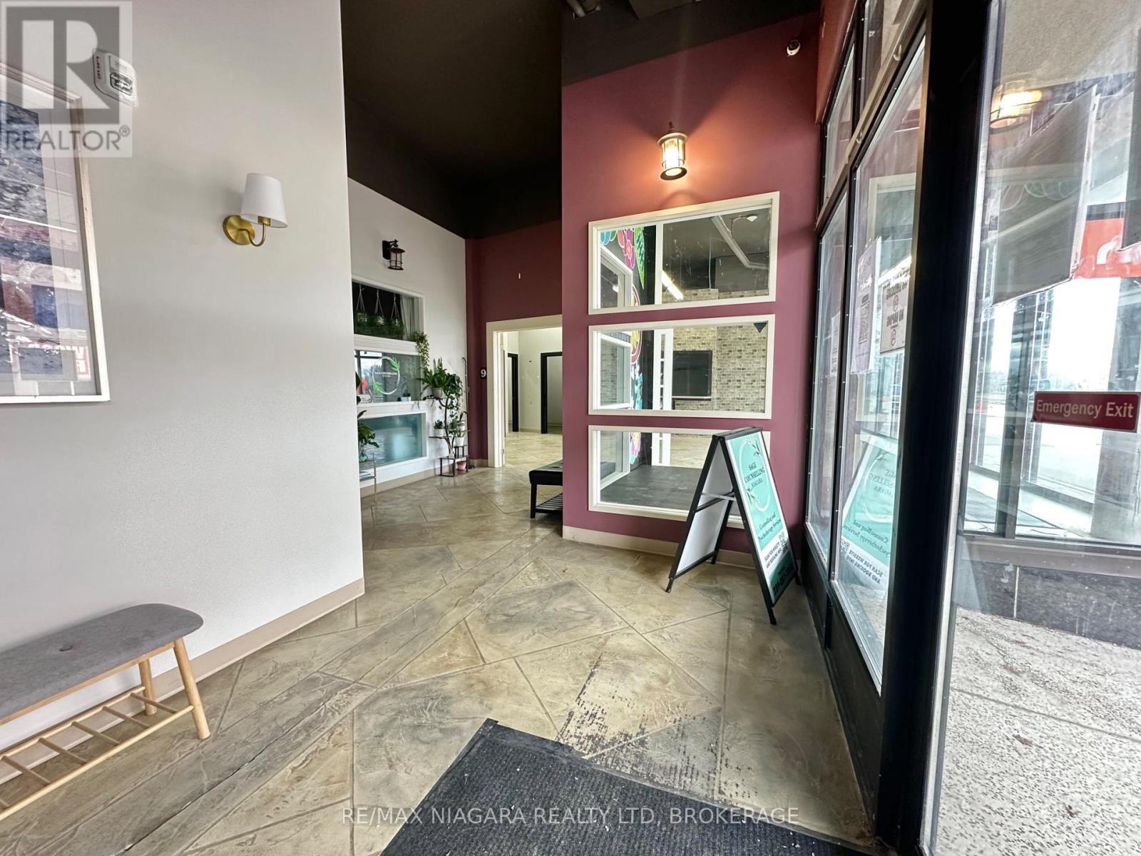 9 - 17 East Main Street, Welland, Ontario  L3B 3W4 - Photo 2 - X12580376