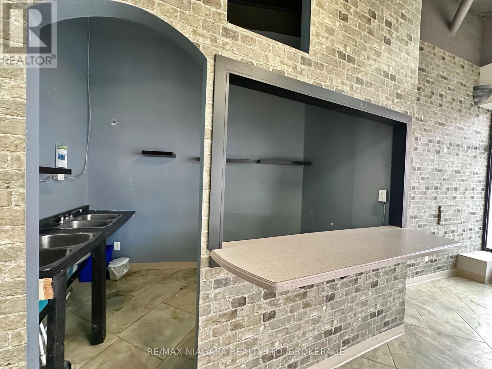 9 - 17 East Main Street, Welland, Ontario  L3B 3W4 - Photo 8 - X12580376