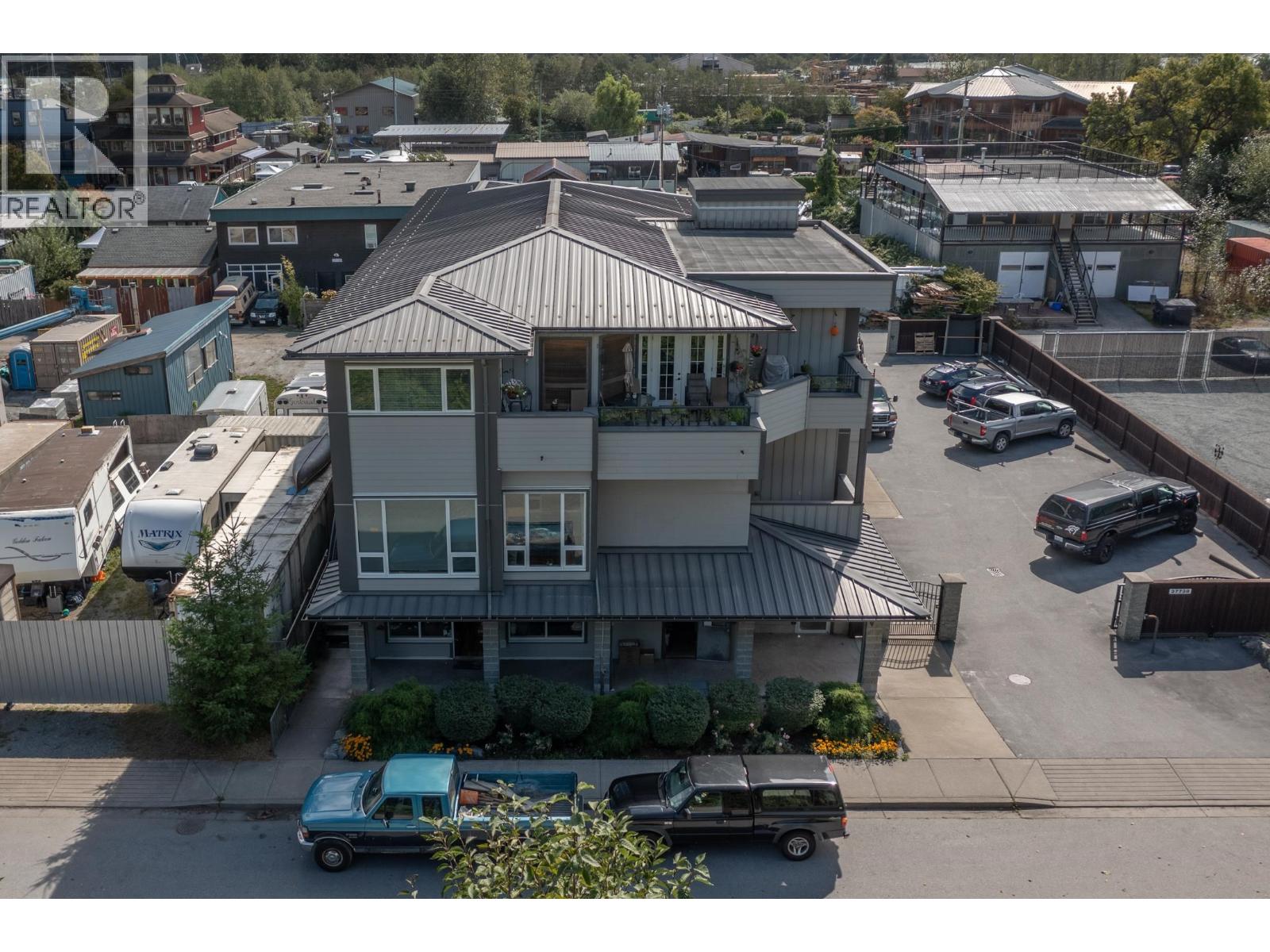 37718 & 37738 Third Avenue, Squamish, British Columbia  V8B 1C3 - Photo 7 - R3070432