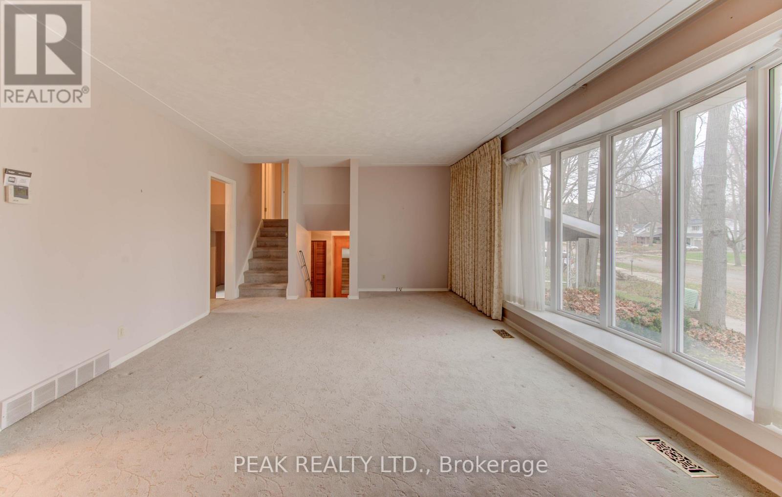 38 Glenwood Drive, Kitchener, Ontario  N2A 1H7 - Photo 15 - X12579892