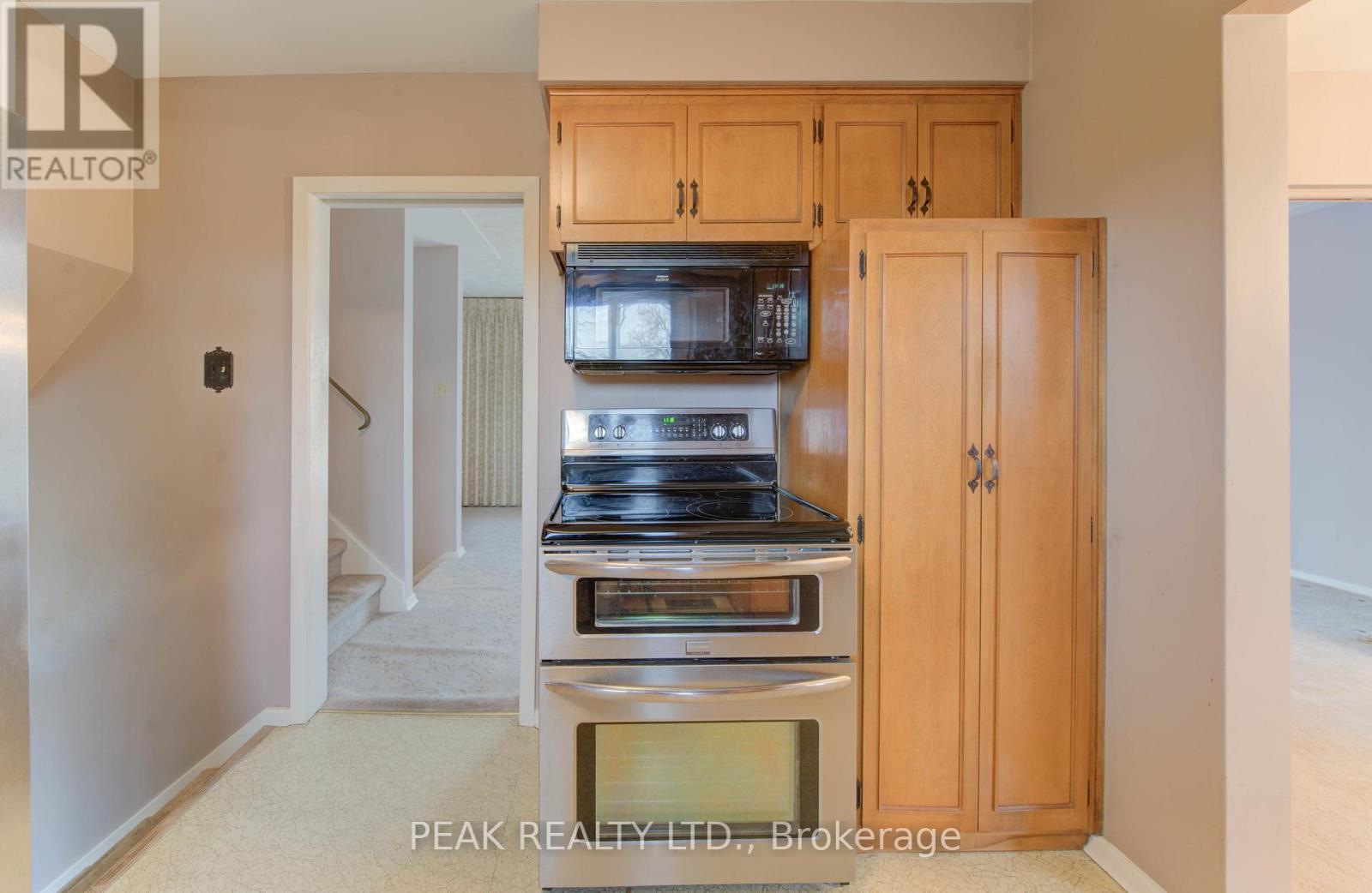 38 Glenwood Drive, Kitchener, Ontario  N2A 1H7 - Photo 22 - X12579892