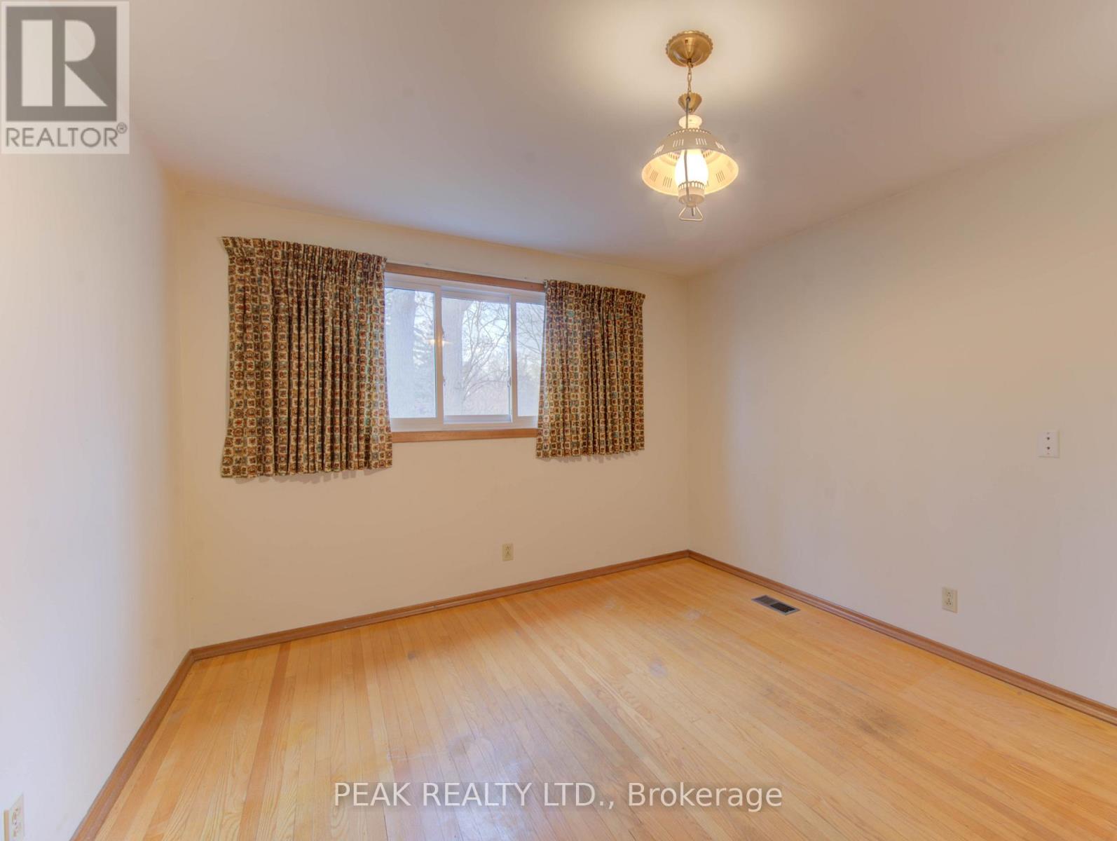 38 Glenwood Drive, Kitchener, Ontario  N2A 1H7 - Photo 25 - X12579892